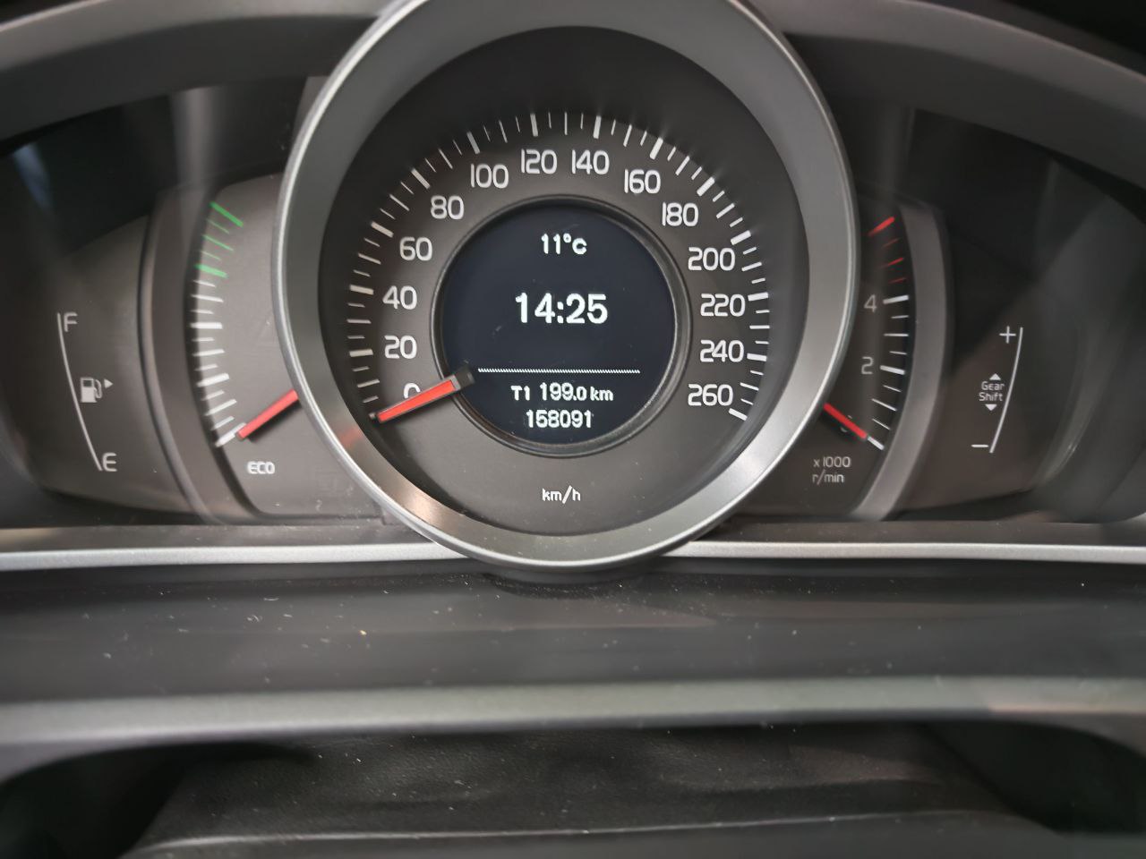 VOLVO V40 D3 Kinetic-image-14