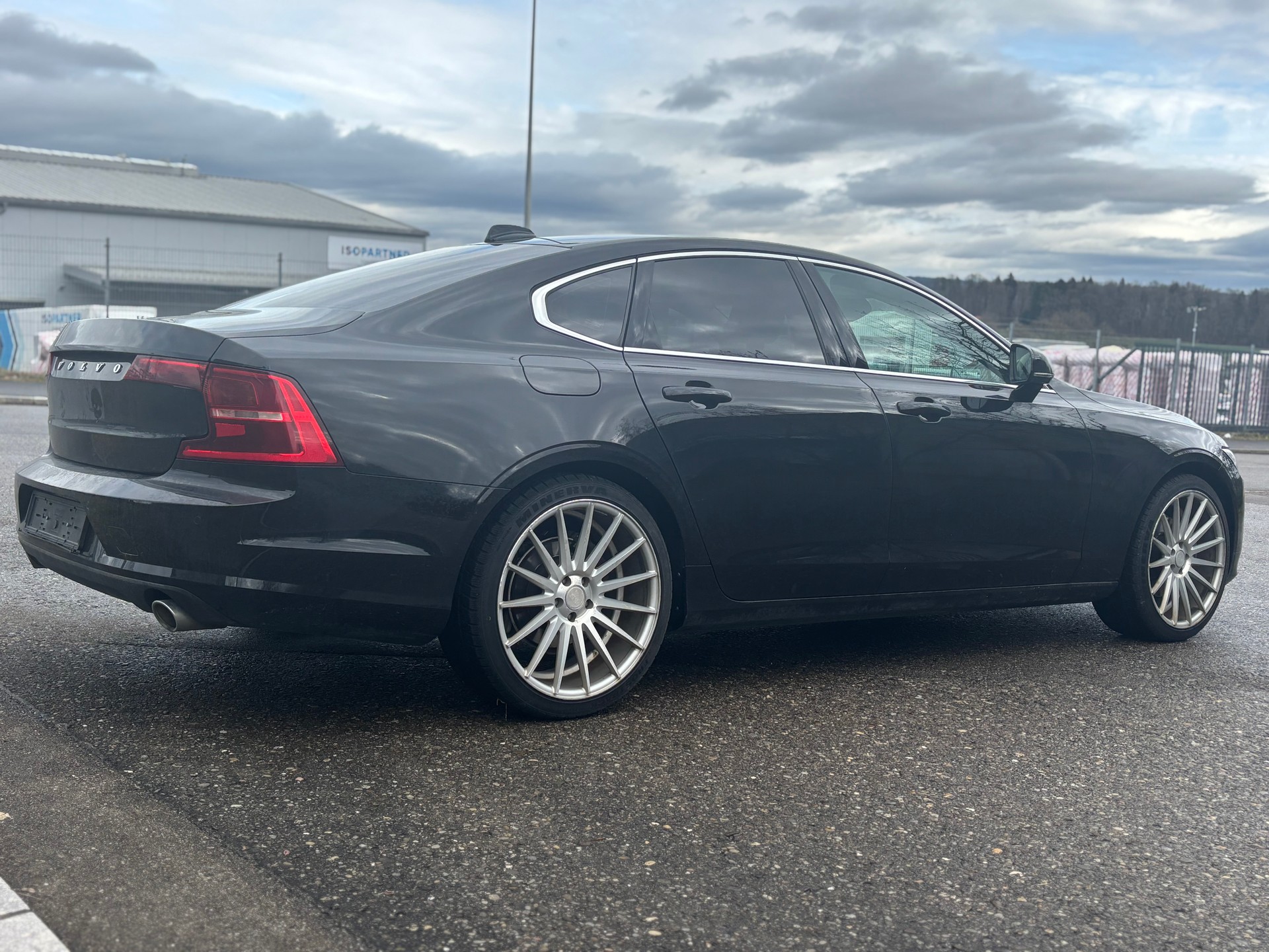VOLVO S90 D4 Momentum Geartronic-showroom-element-3