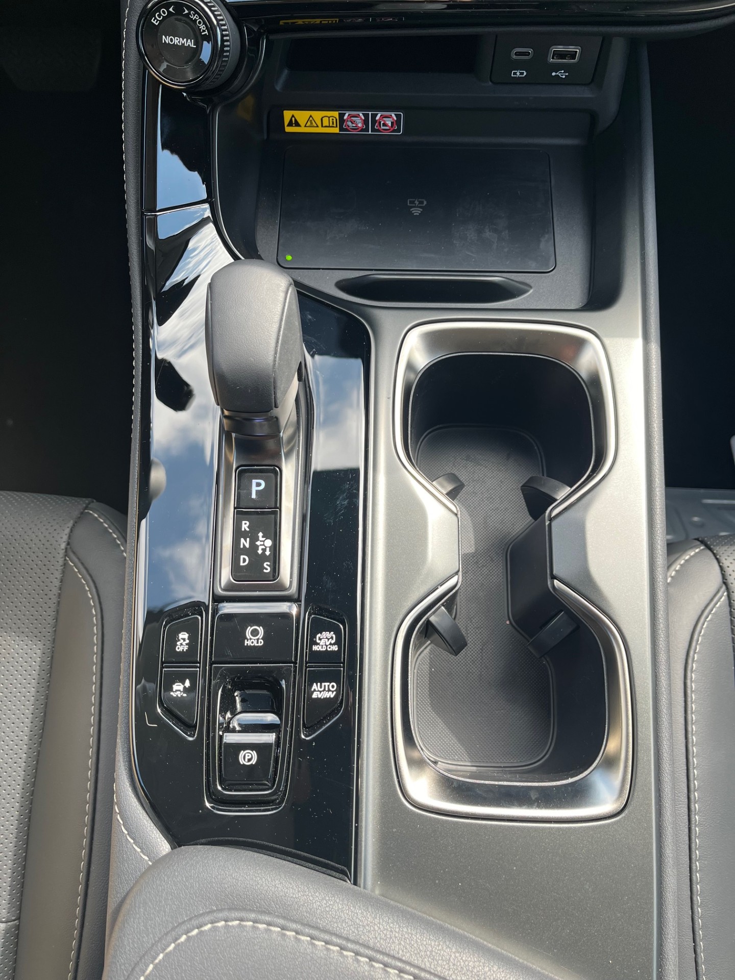 LEXUS NX 450h+ E-FOUR Comfort-image-14