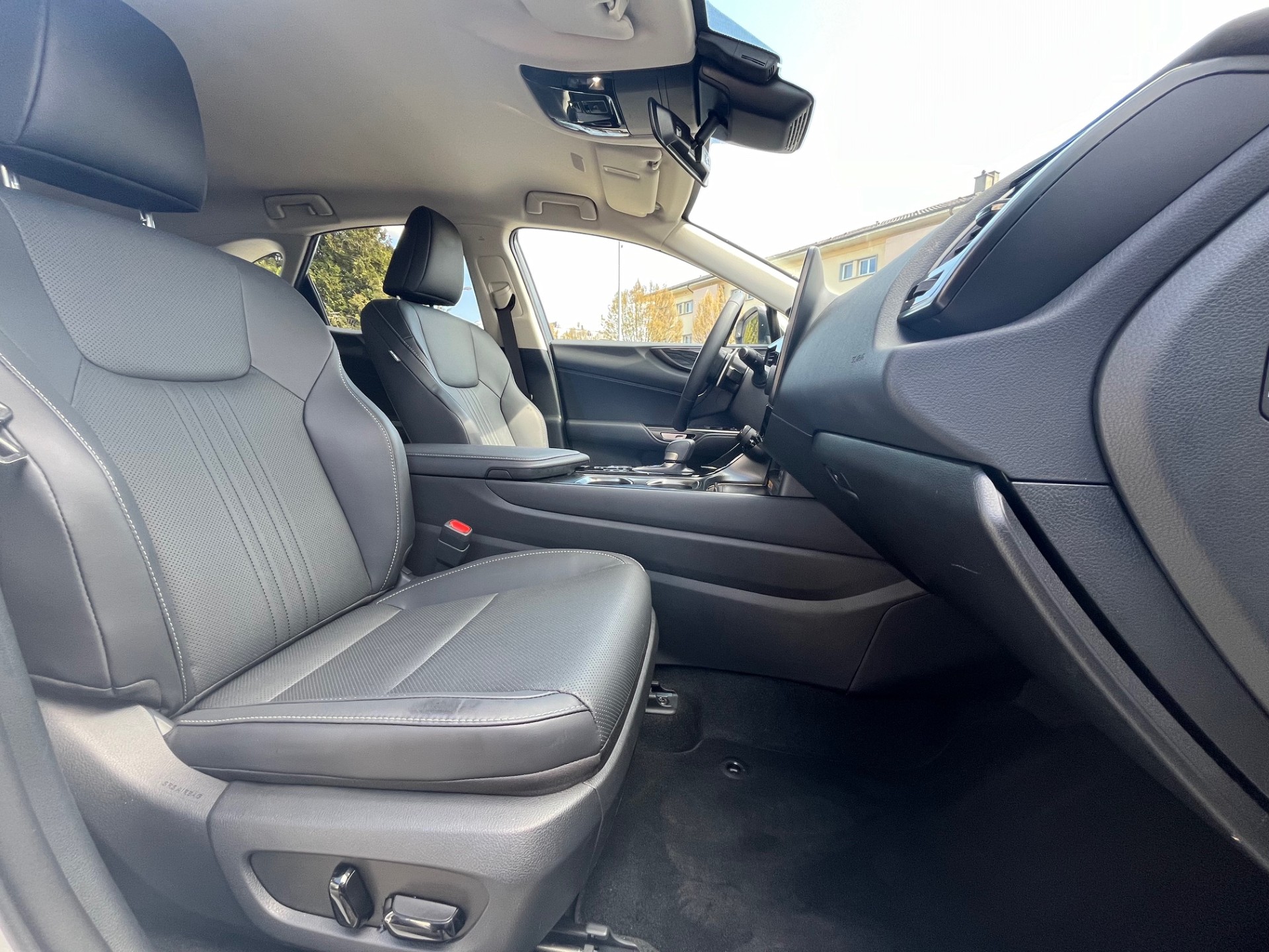 LEXUS NX 450h+ E-FOUR Comfort-image-9