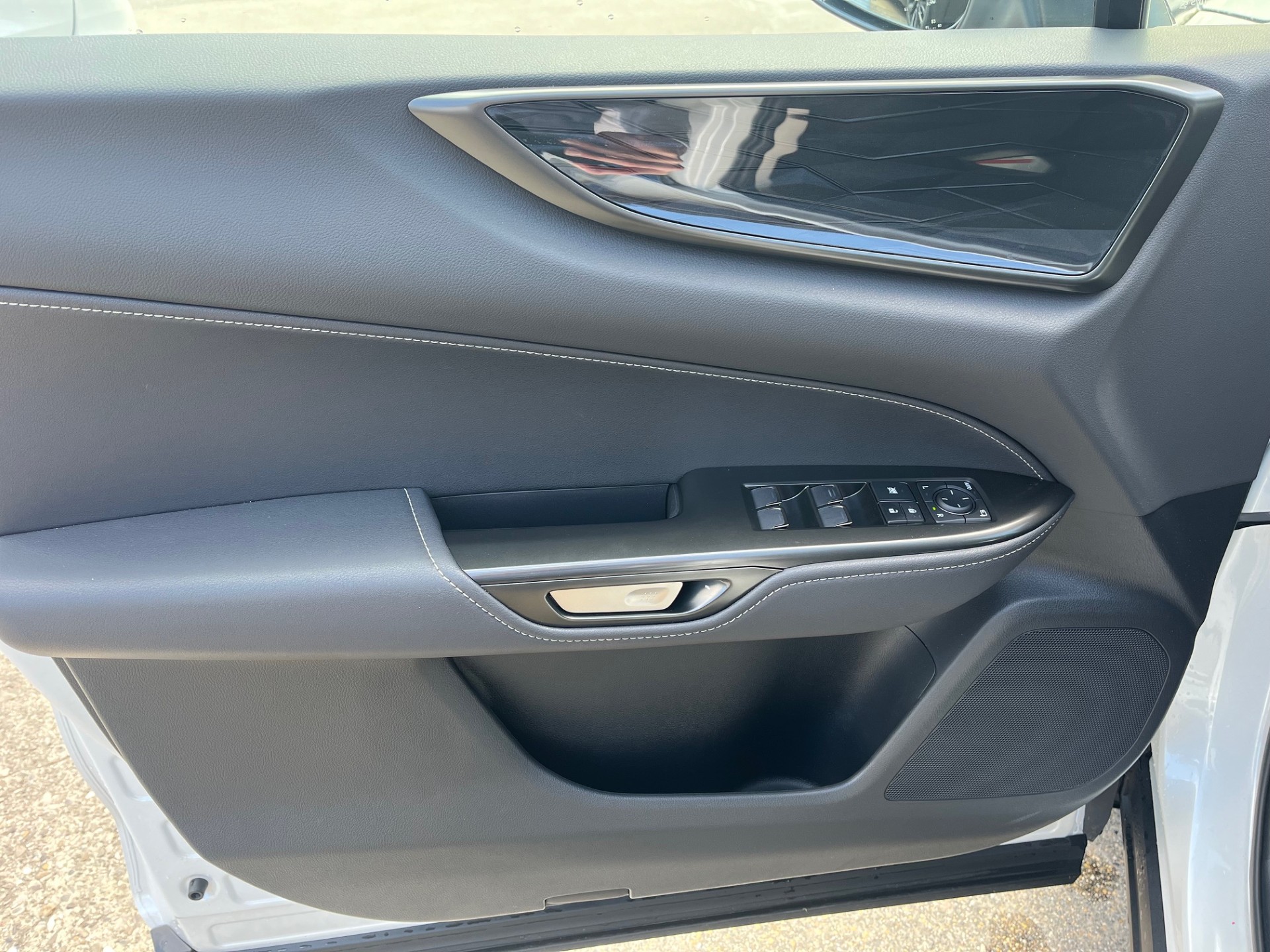 LEXUS NX 450h+ E-FOUR Comfort-image-19