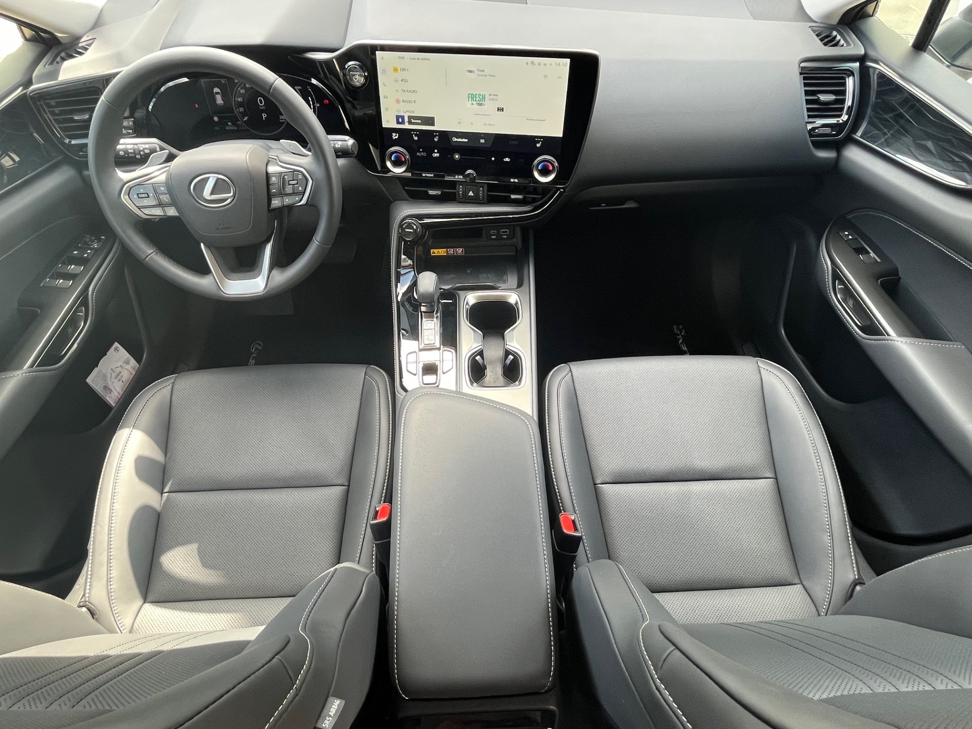 LEXUS NX 450h+ E-FOUR Comfort-image-11