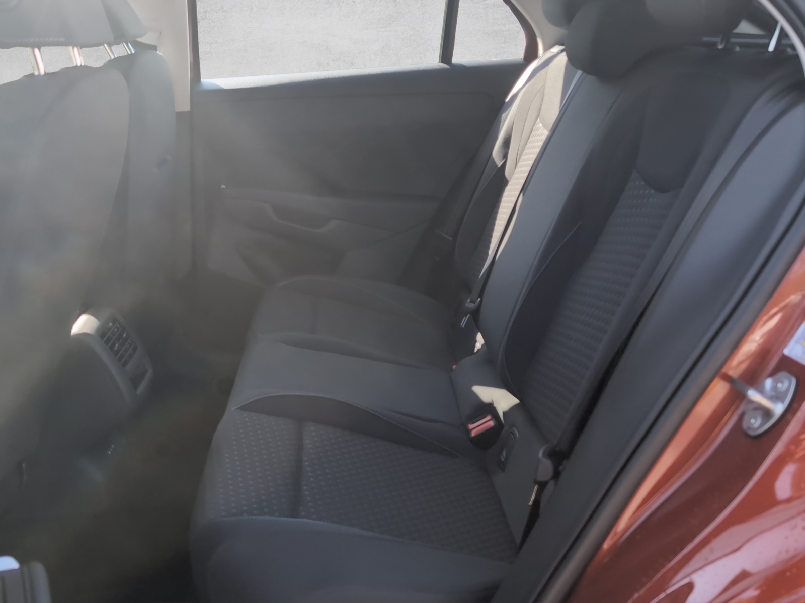 VW T-Roc 1.5 eTSI mHEV Trend DSG-image-9