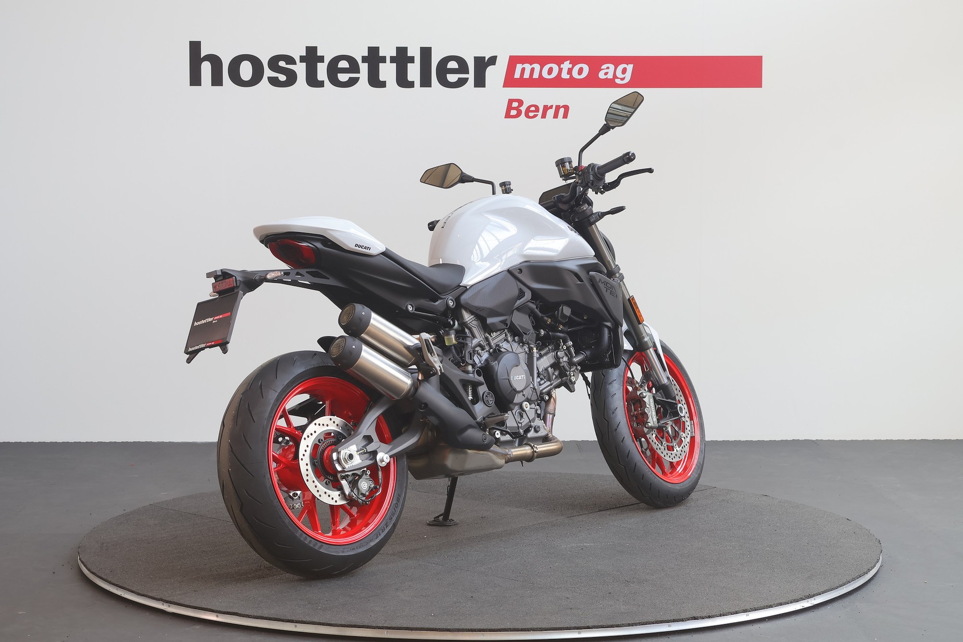 DUCATI Monster +-showroom-element-2
