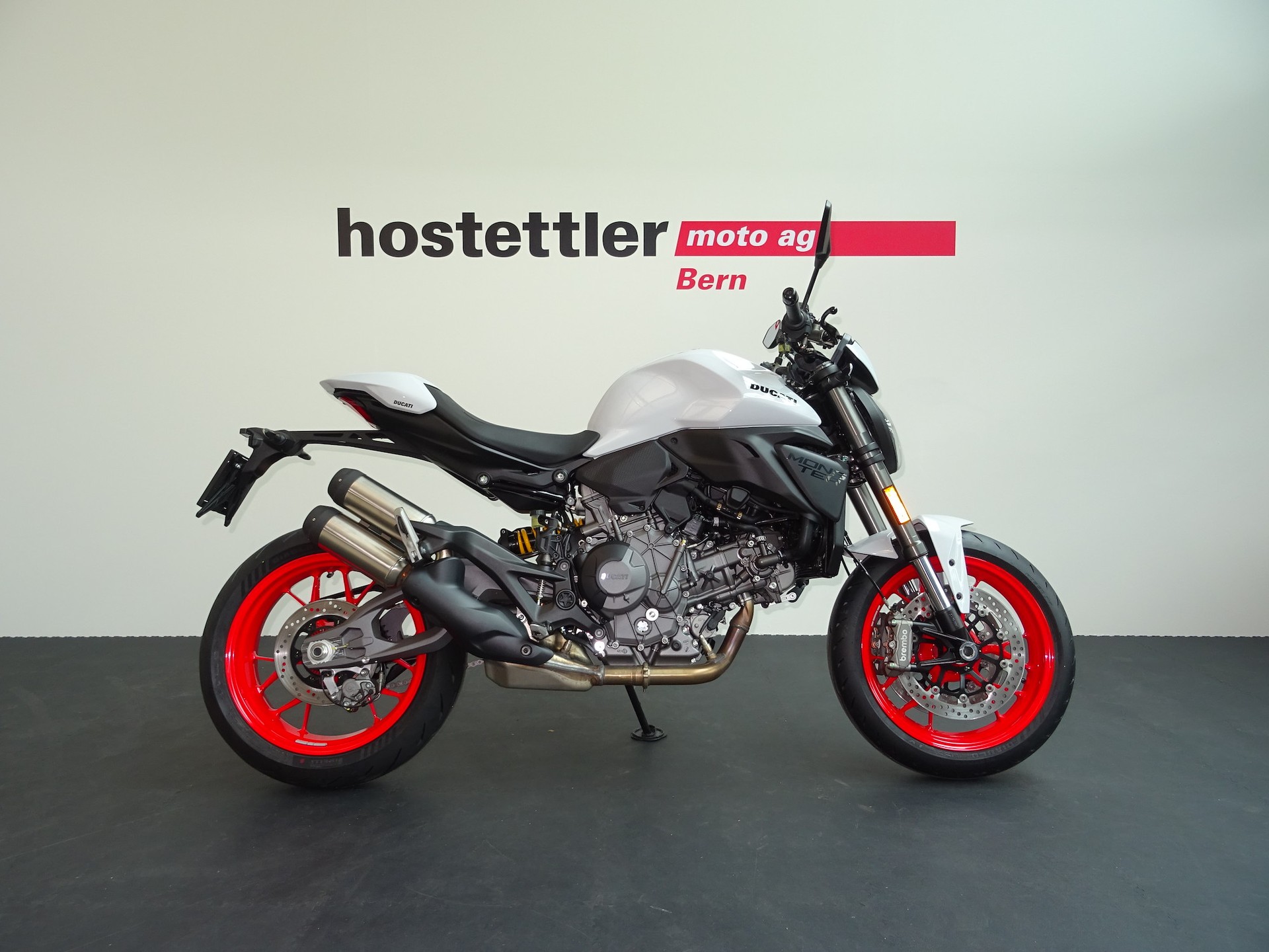 DUCATI Monster +-showroom-element-1