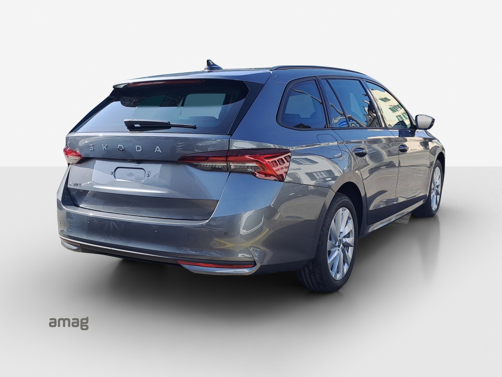 SKODA Octavia Combi 2.0 TDI DSG Selection-image-4
