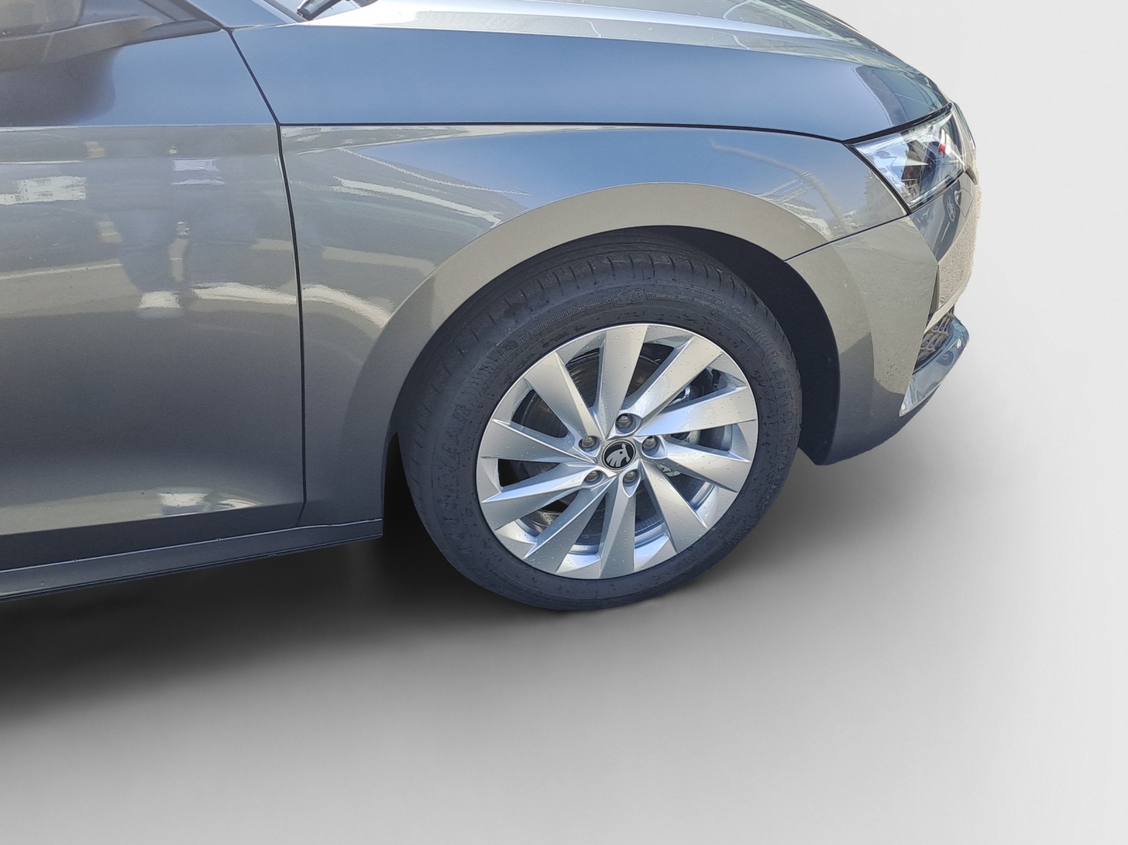 SKODA Octavia Combi 2.0 TDI DSG Selection-image-14