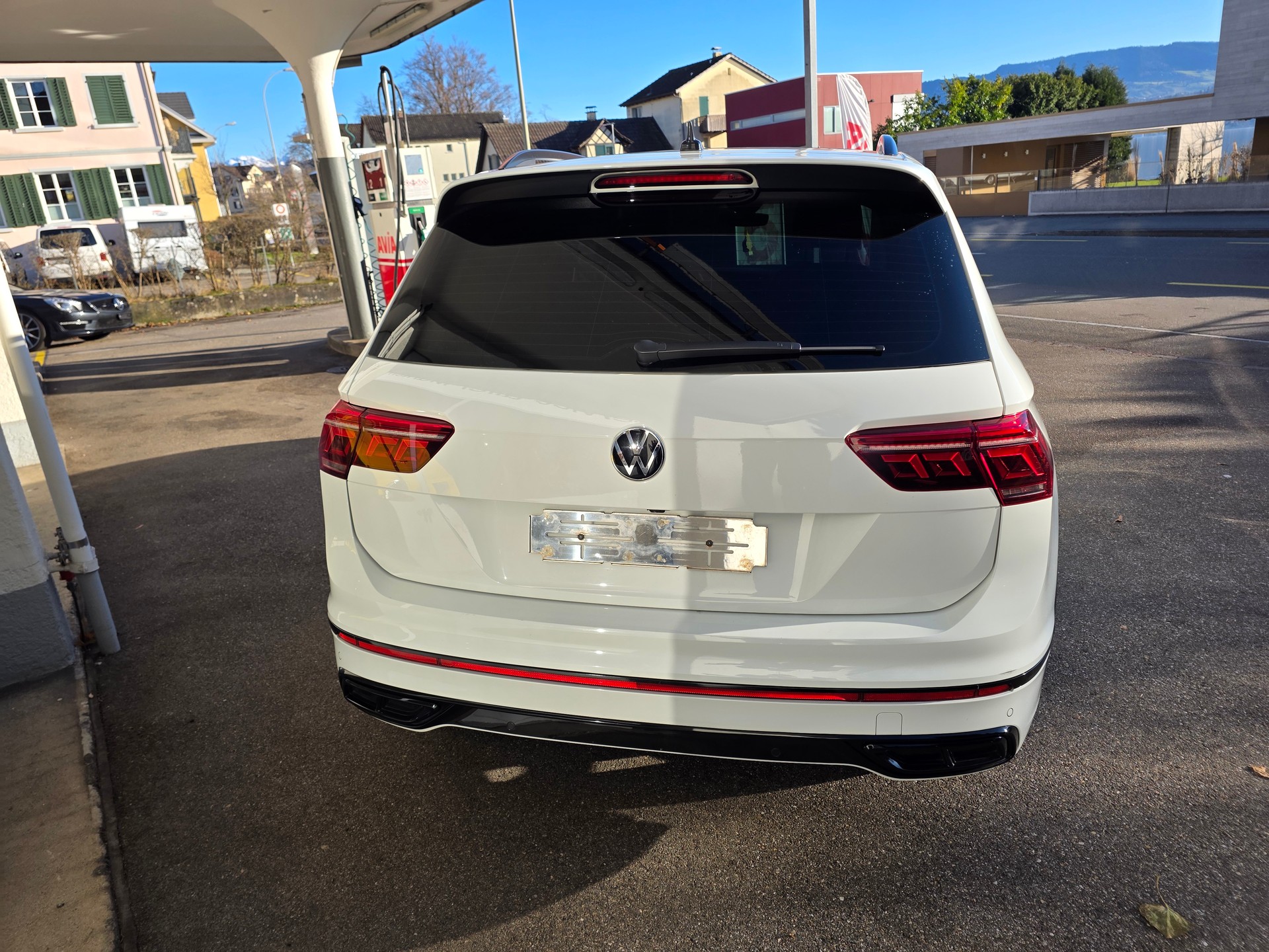 VW Tiguan 2.0 TDI SCR R-Line 4Motion DSG-image-4