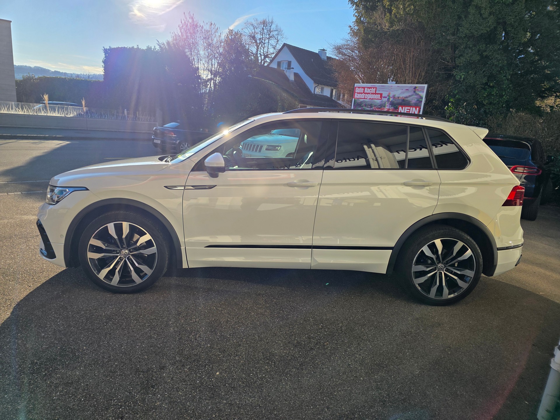 VW Tiguan 2.0 TDI SCR R-Line 4Motion DSG-image-5