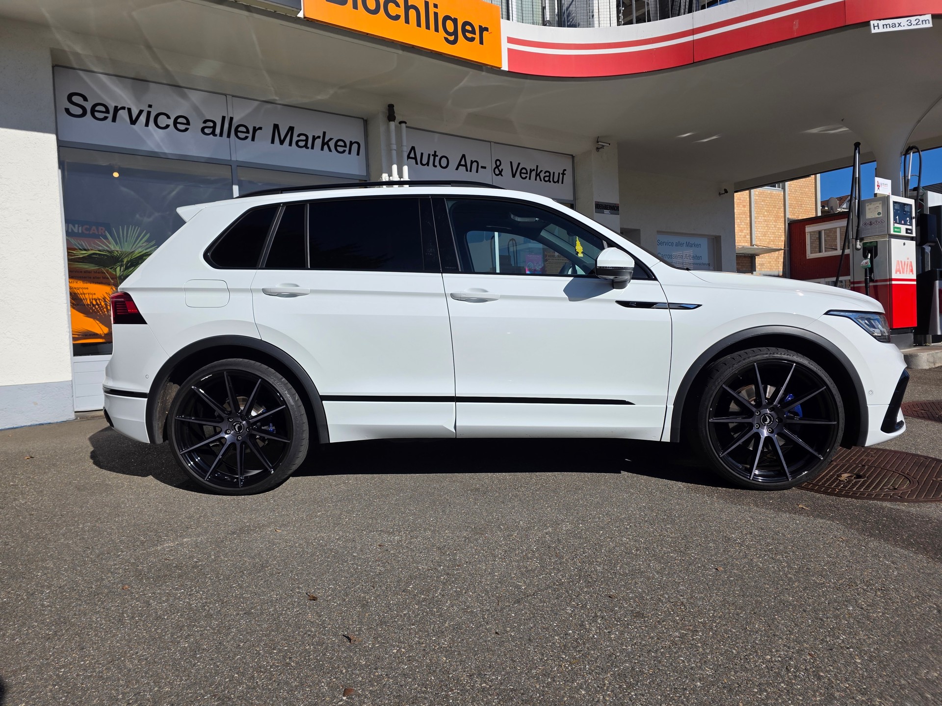 VW Tiguan 2.0 TDI SCR R-Line 4Motion DSG-image-11