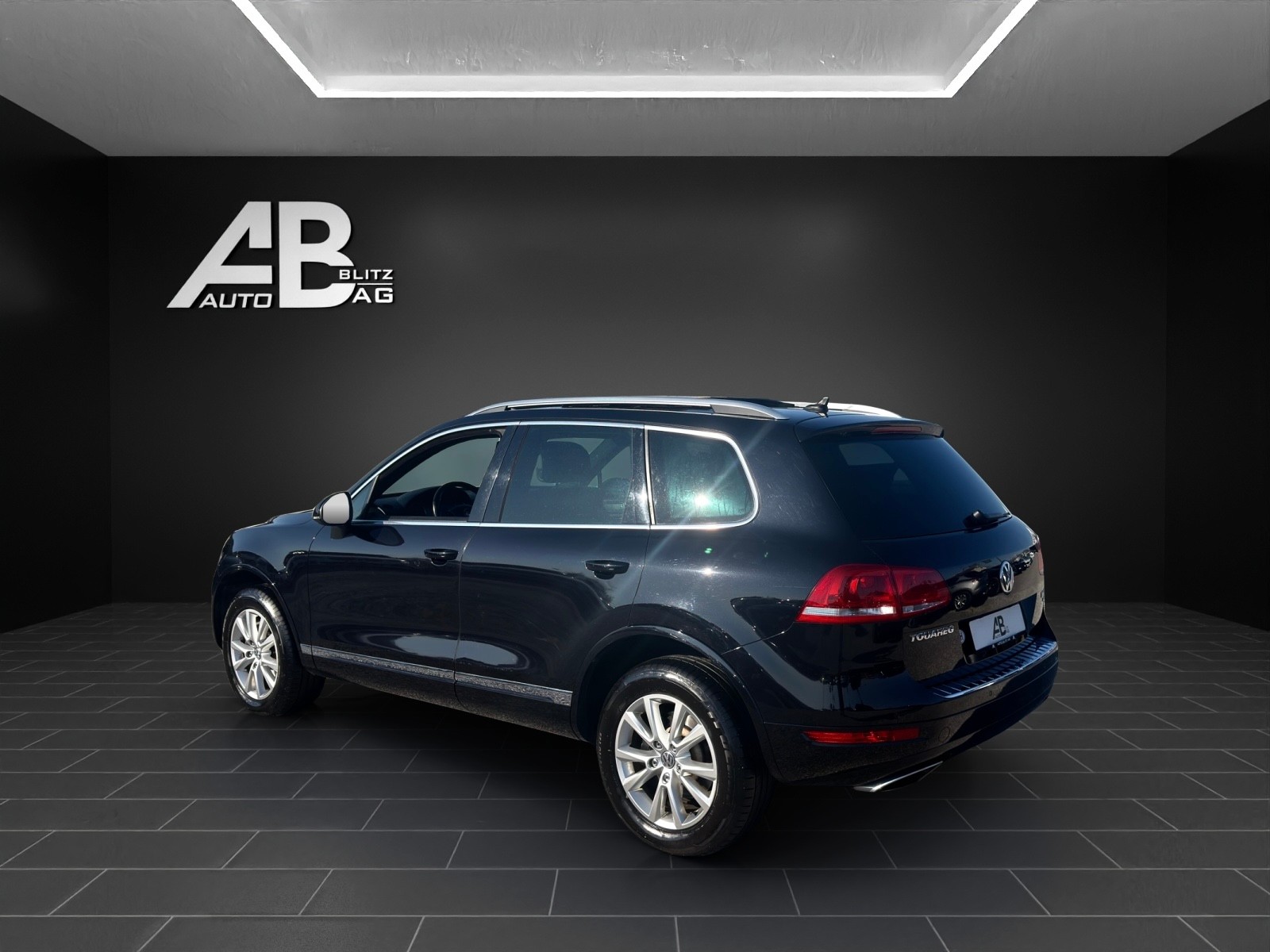 VW Touareg 3.0 TDI BMT Edition X Tiptronic mit 245 PS-image-2