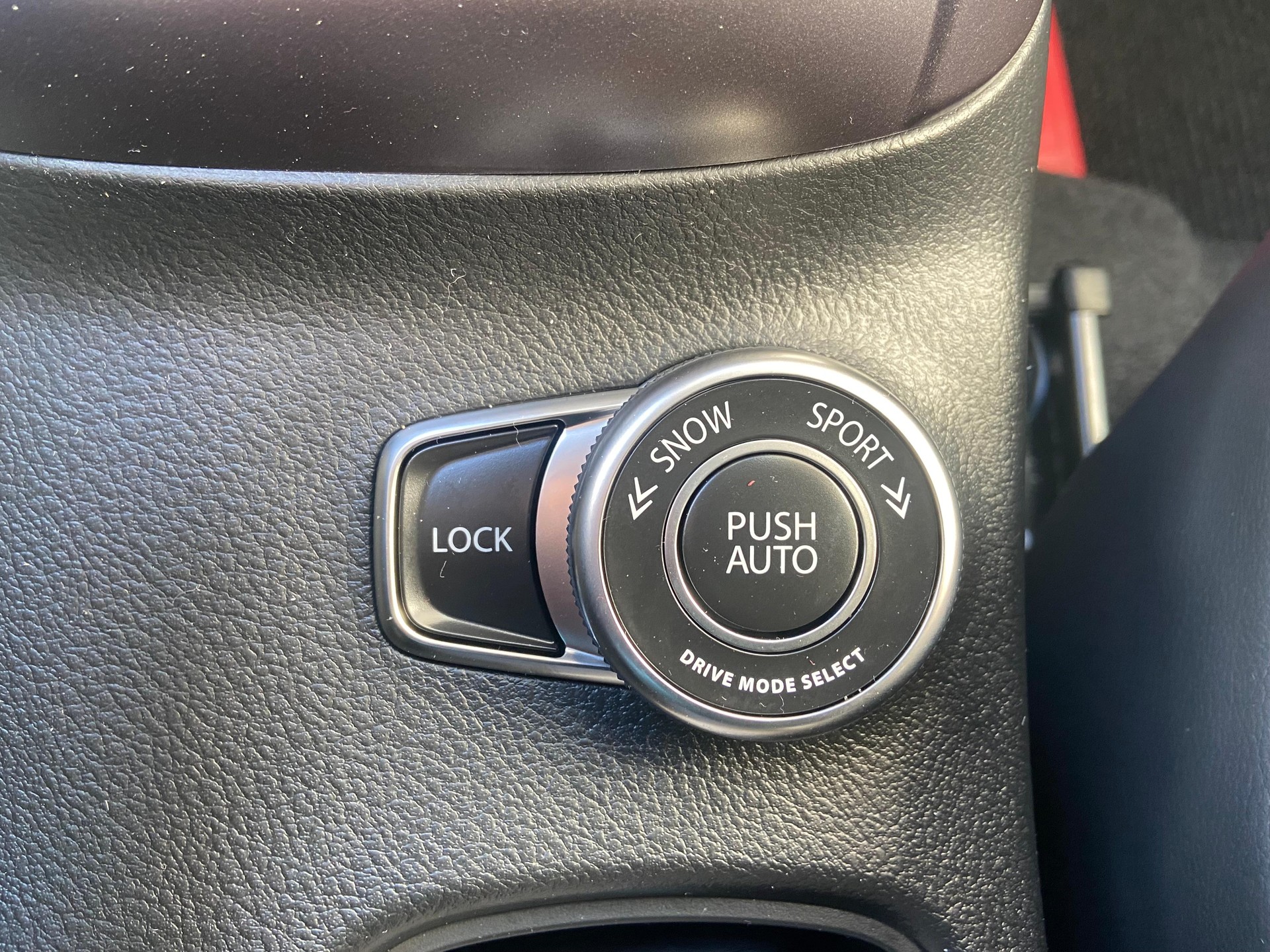SUZUKI S-Cross 1.4 T Compact Top Hybrid 4x4-image-8