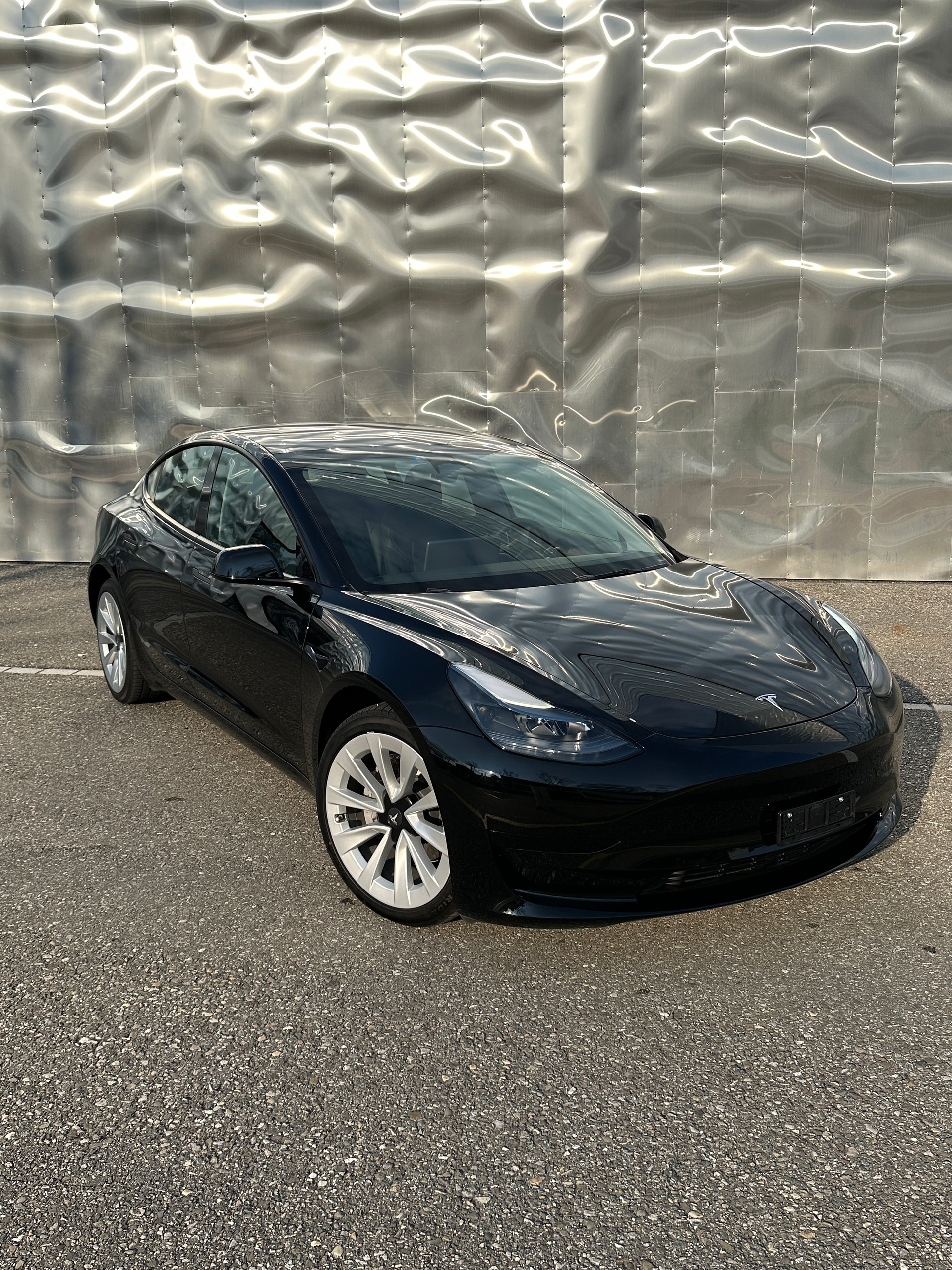 TESLA Model 3-image-0