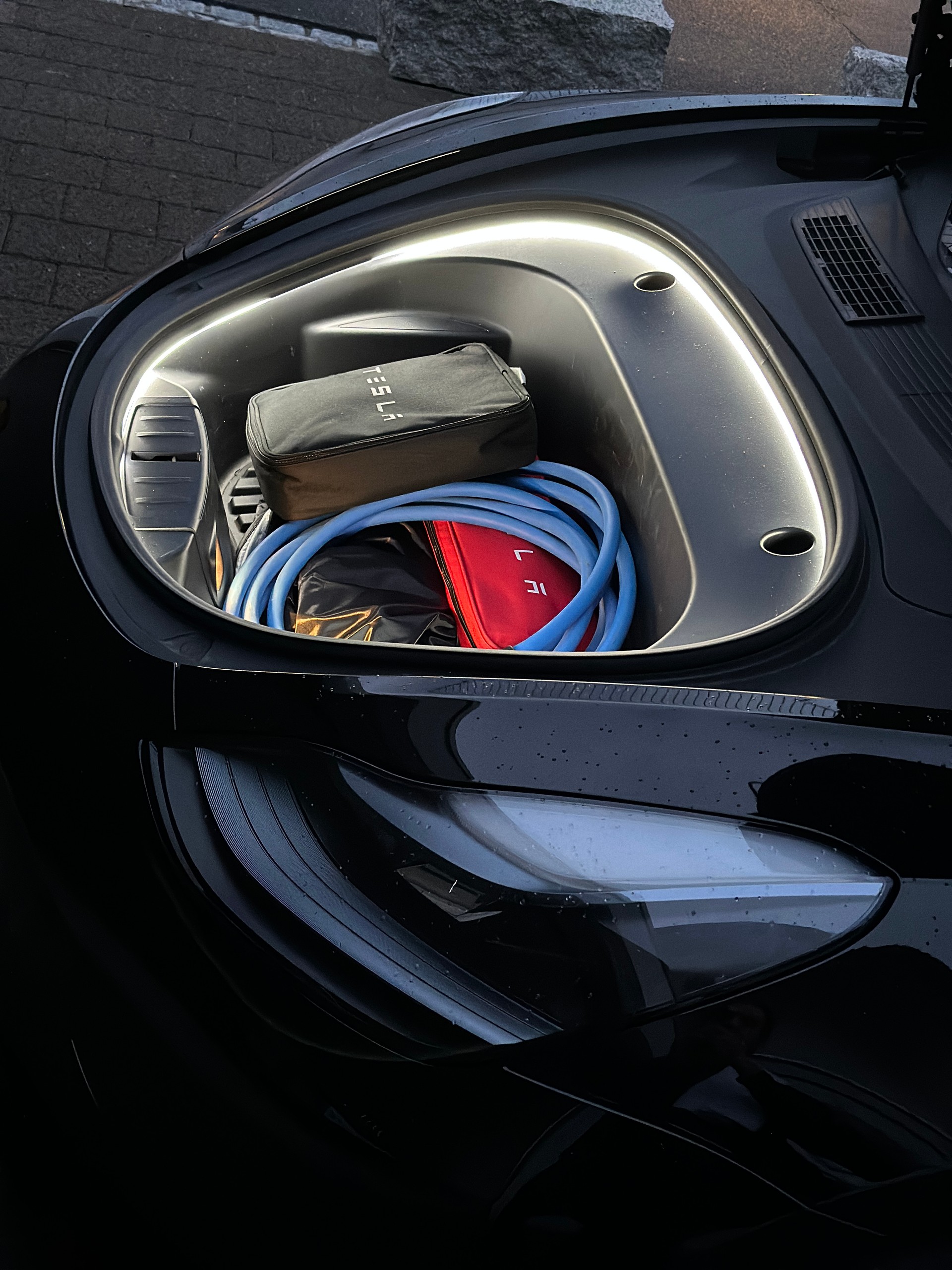 TESLA Model 3-image-12