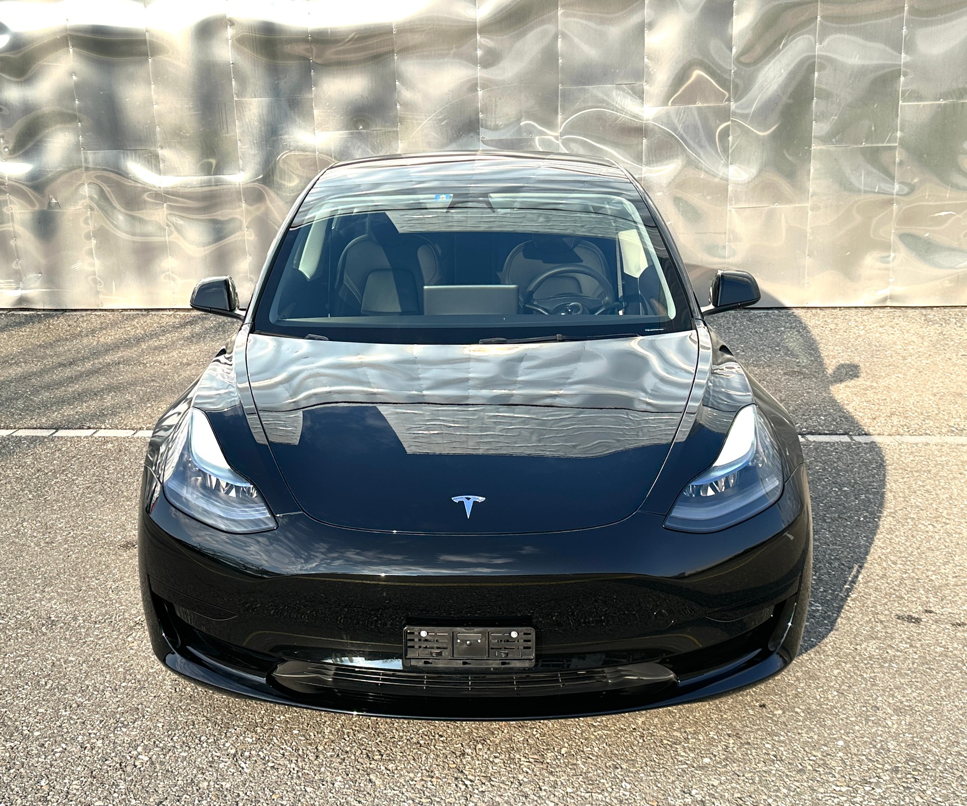 TESLA Model 3-image-1