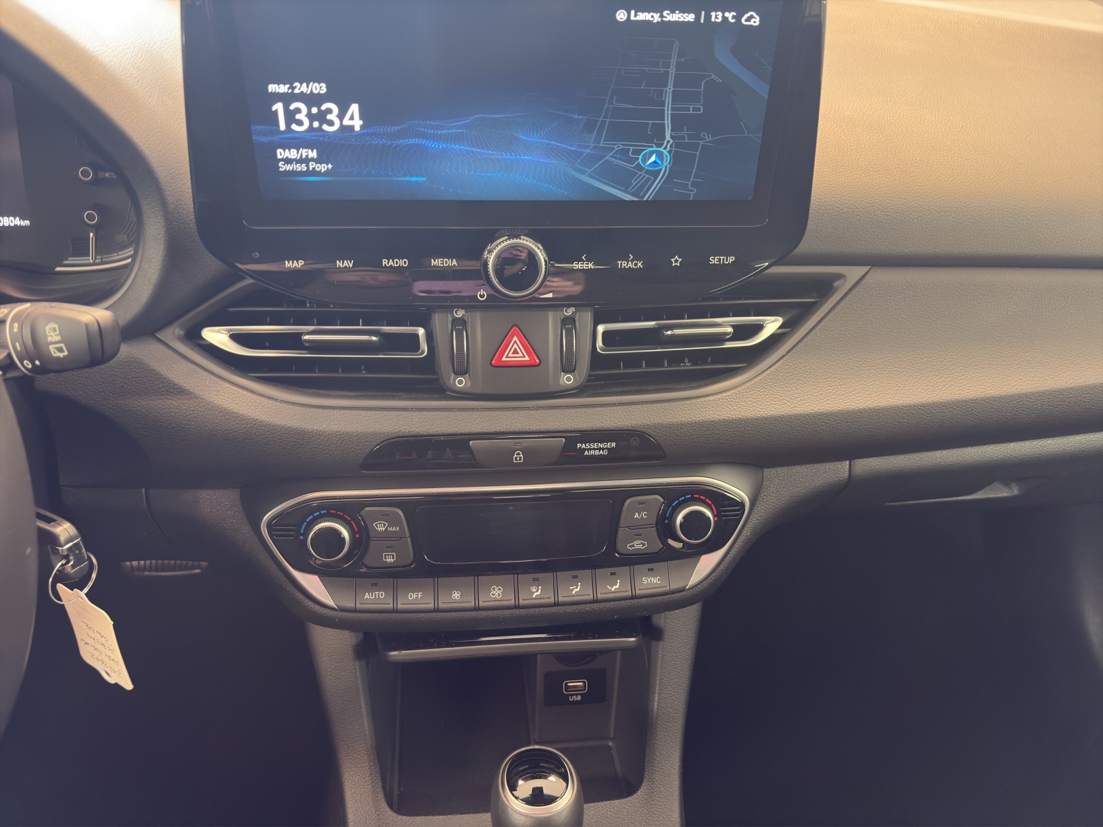 HYUNDAI i30 1.5 T-GDi Amplia DCT-image-13