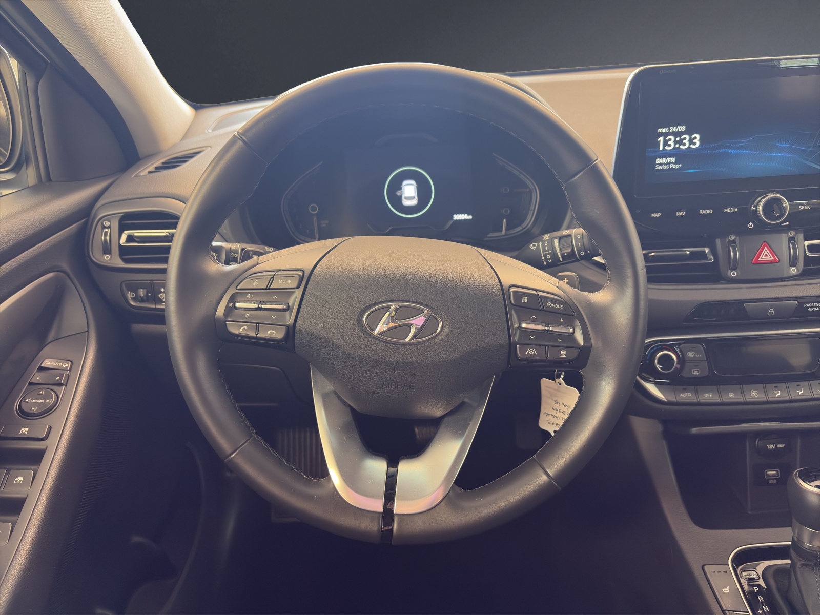 HYUNDAI i30 1.5 T-GDi Amplia DCT-image-12