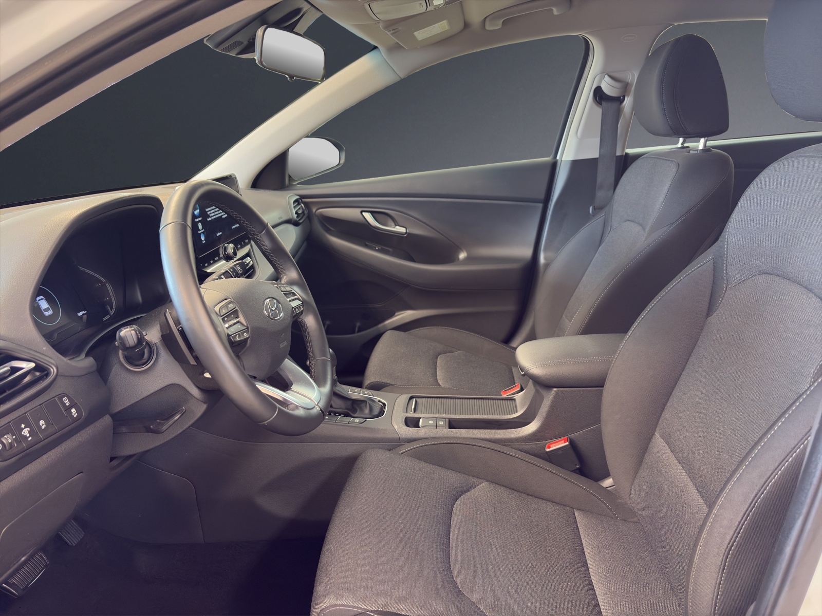 HYUNDAI i30 1.5 T-GDi Amplia DCT-image-6