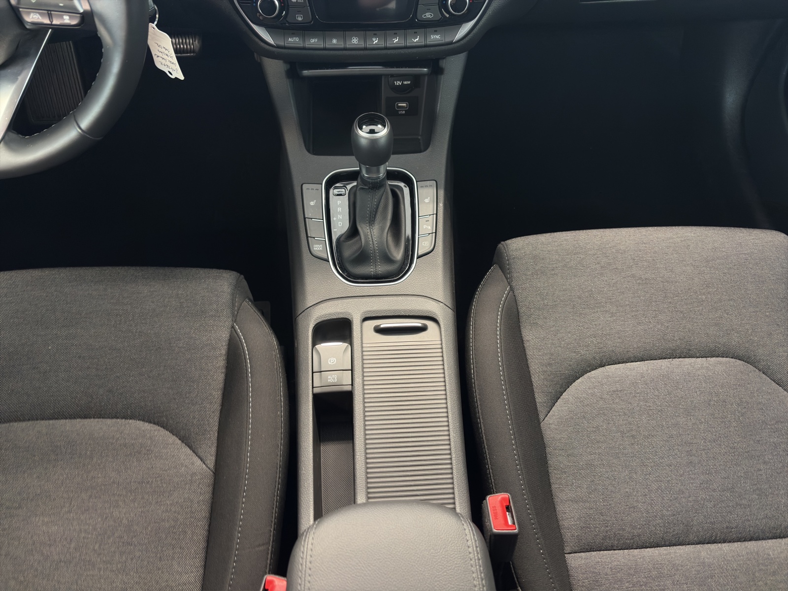 HYUNDAI i30 1.5 T-GDi Amplia DCT-image-14