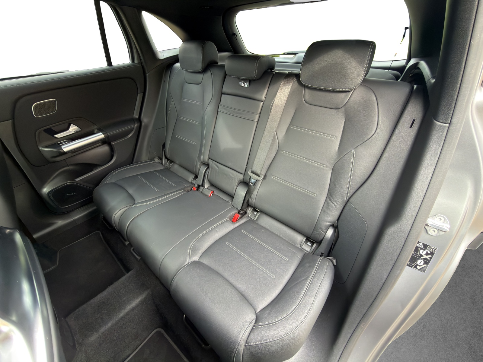 MERCEDES-BENZ GLA 45 S AMG 4Matic+-image-16