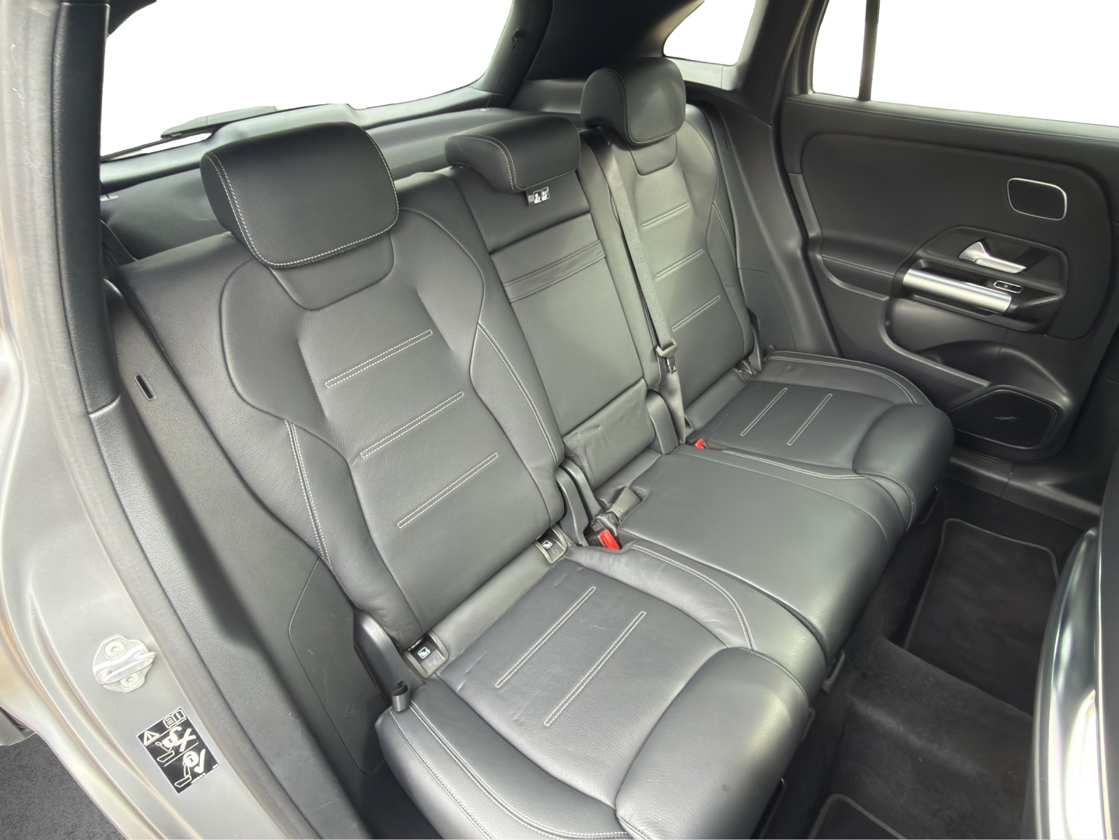 MERCEDES-BENZ GLA 45 S AMG 4Matic+-image-17