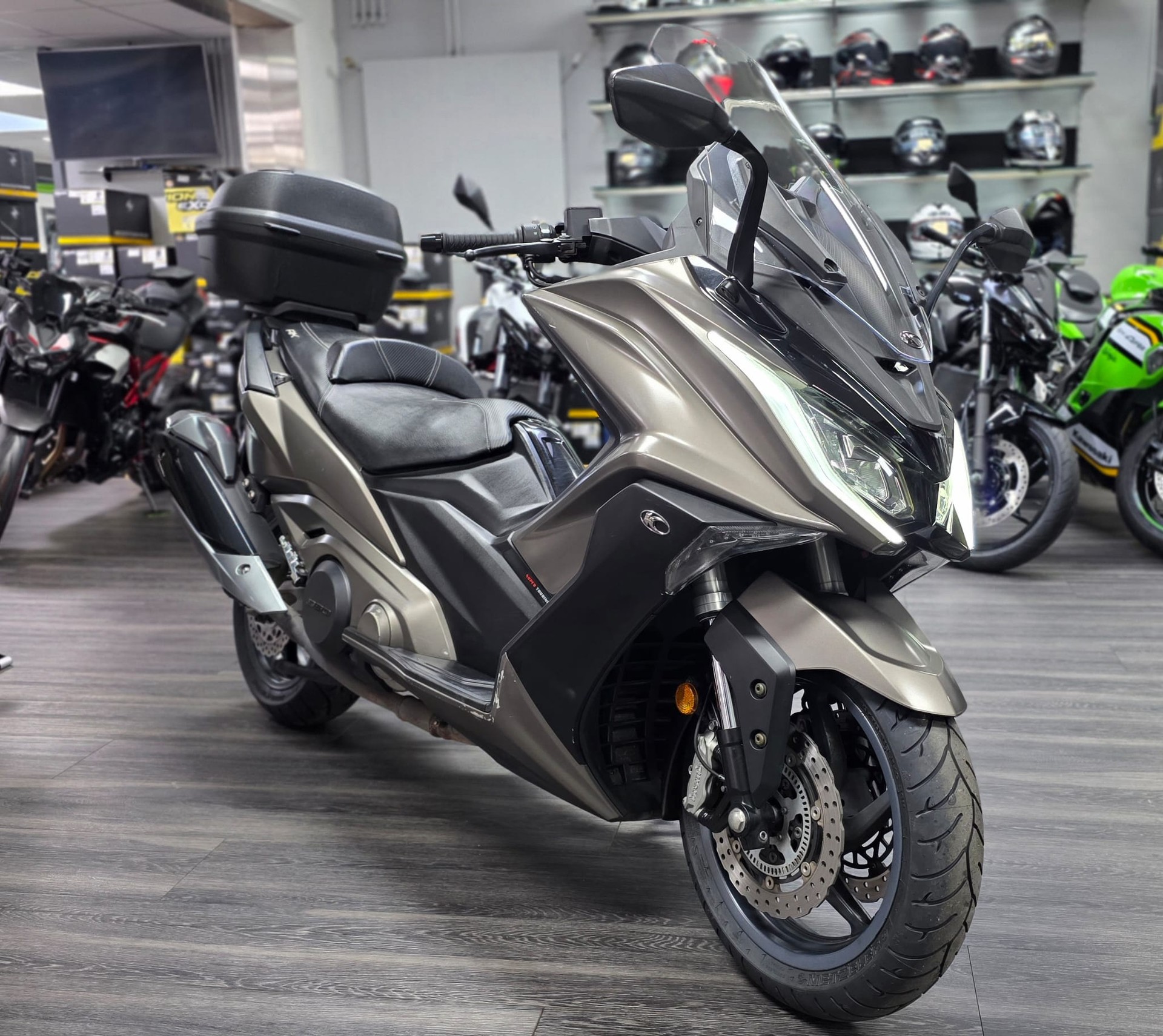 KYMCO AK 550i ETS (35kW)-showroom-element-1