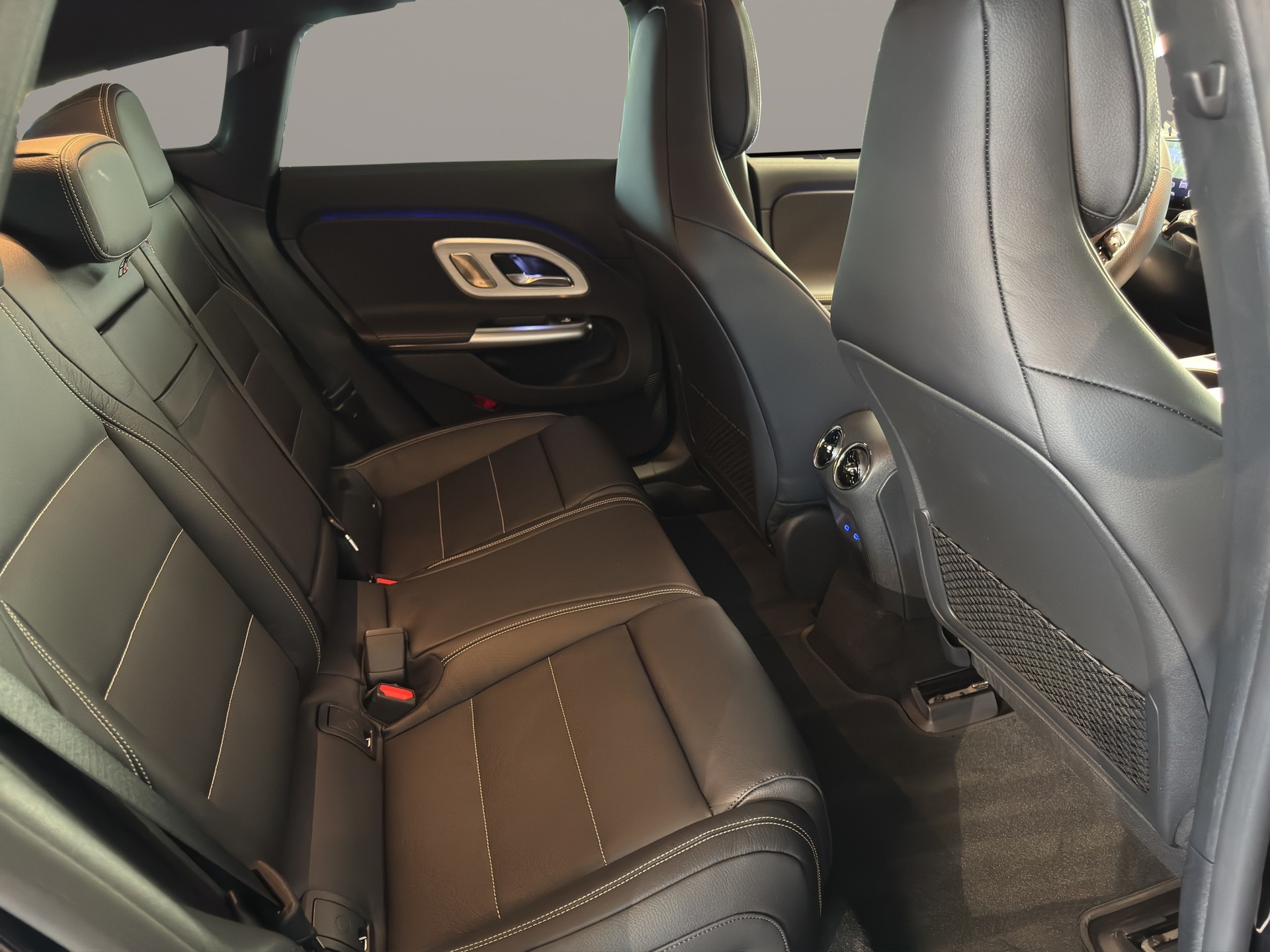 MERCEDES-BENZ CLA Shooting Brake 350 4Matic 85 kWh EQ-image-10