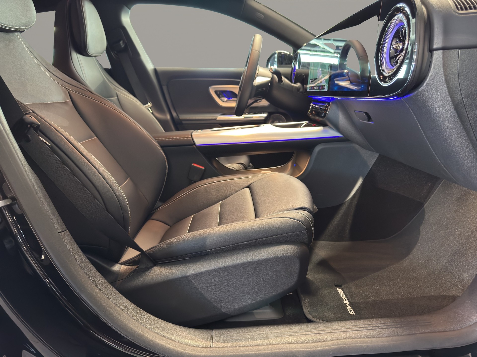 MERCEDES-BENZ CLA Shooting Brake 350 4Matic 85 kWh EQ-image-9