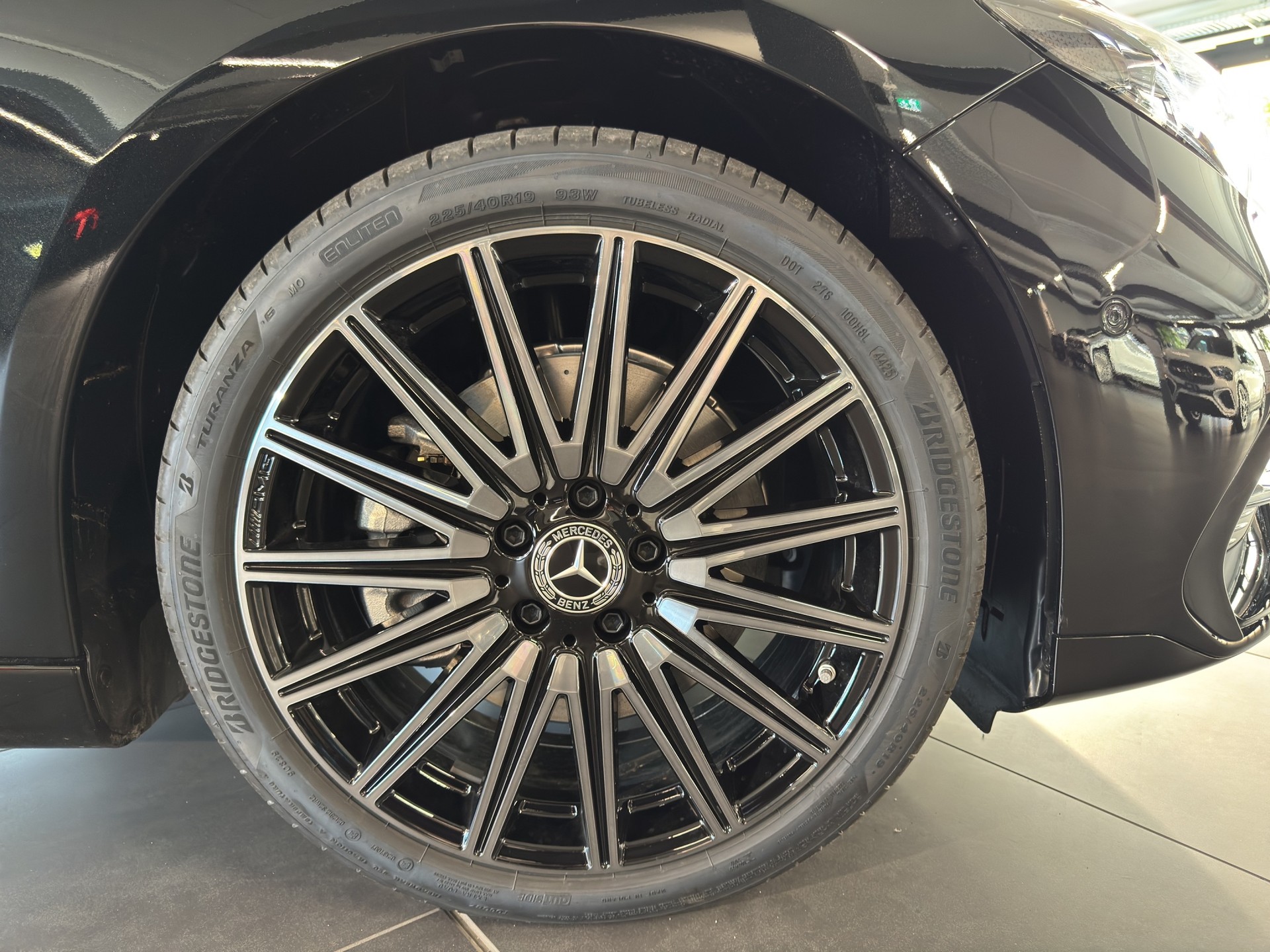 MERCEDES-BENZ CLA Shooting Brake 350 4Matic 85 kWh EQ-image-6