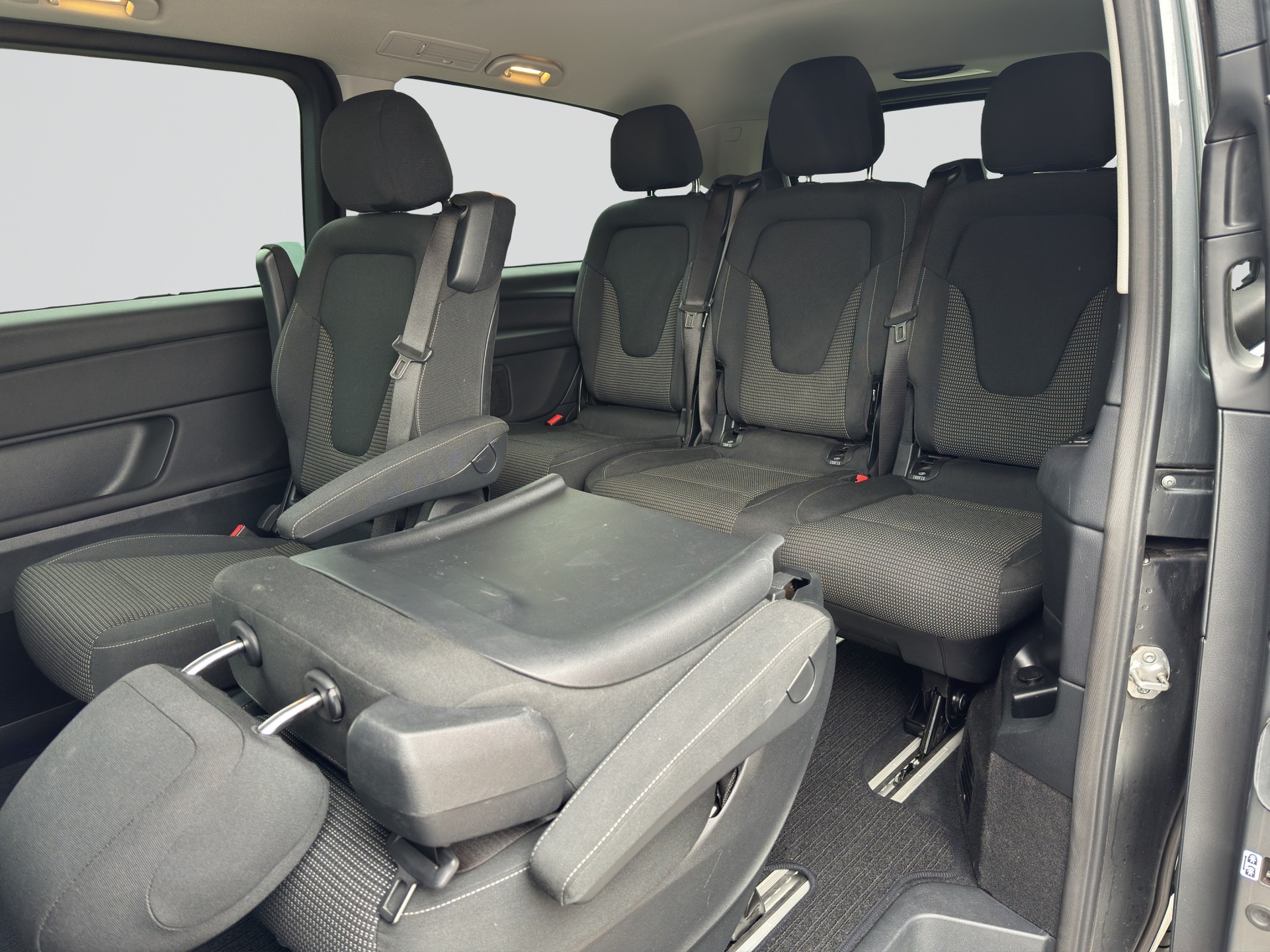MERCEDES-BENZ V 250 d lang 7Pl. Night 9G-Tronic-image-8