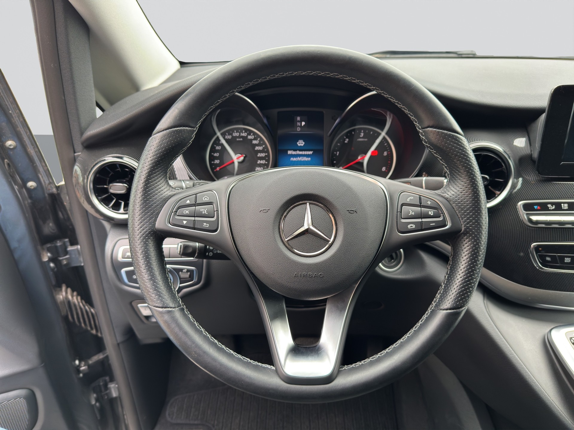 MERCEDES-BENZ V 250 d lang 7Pl. Night 9G-Tronic-image-10