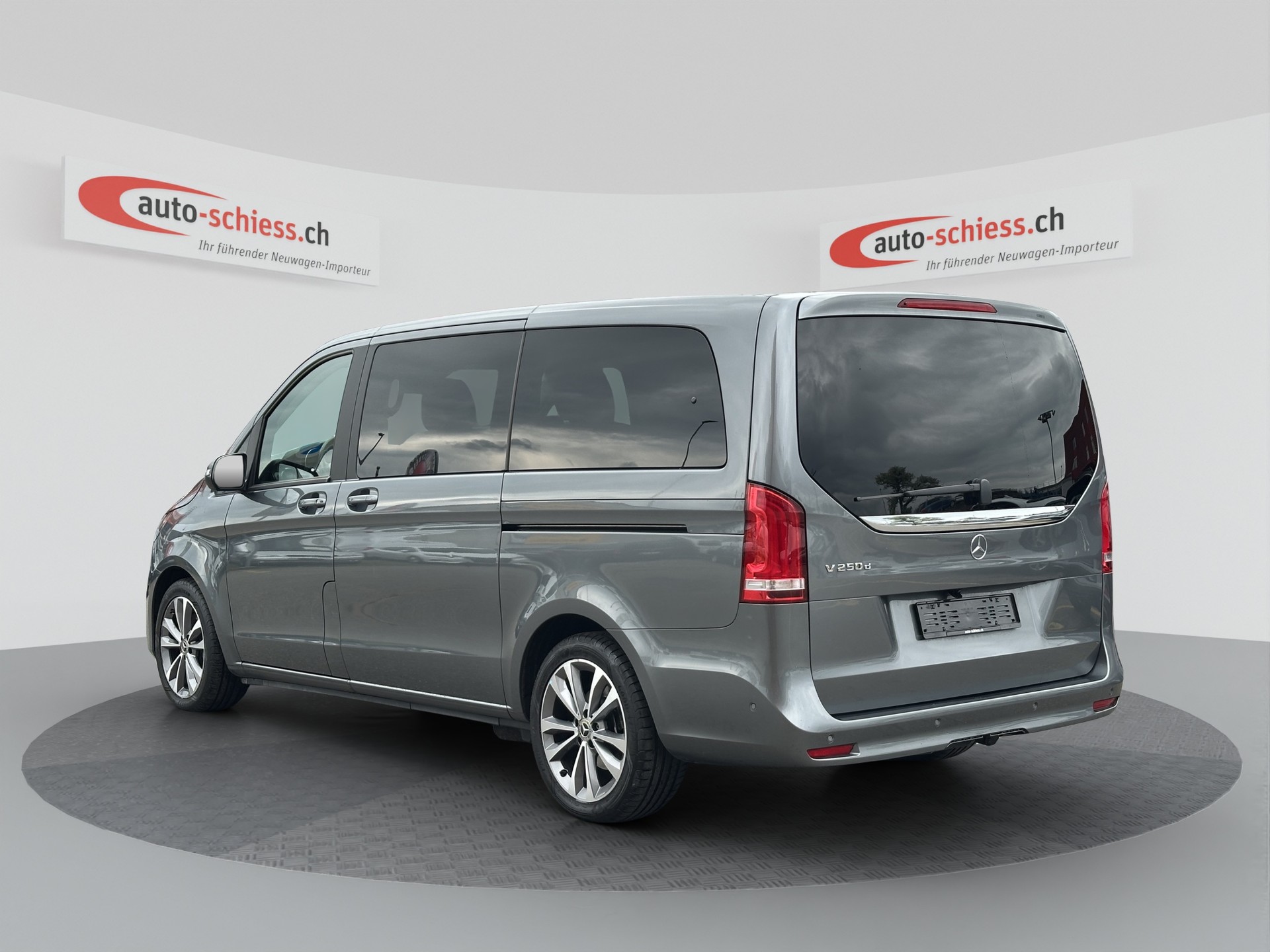 MERCEDES-BENZ V 250 d lang 7Pl. Night 9G-Tronic-image-2