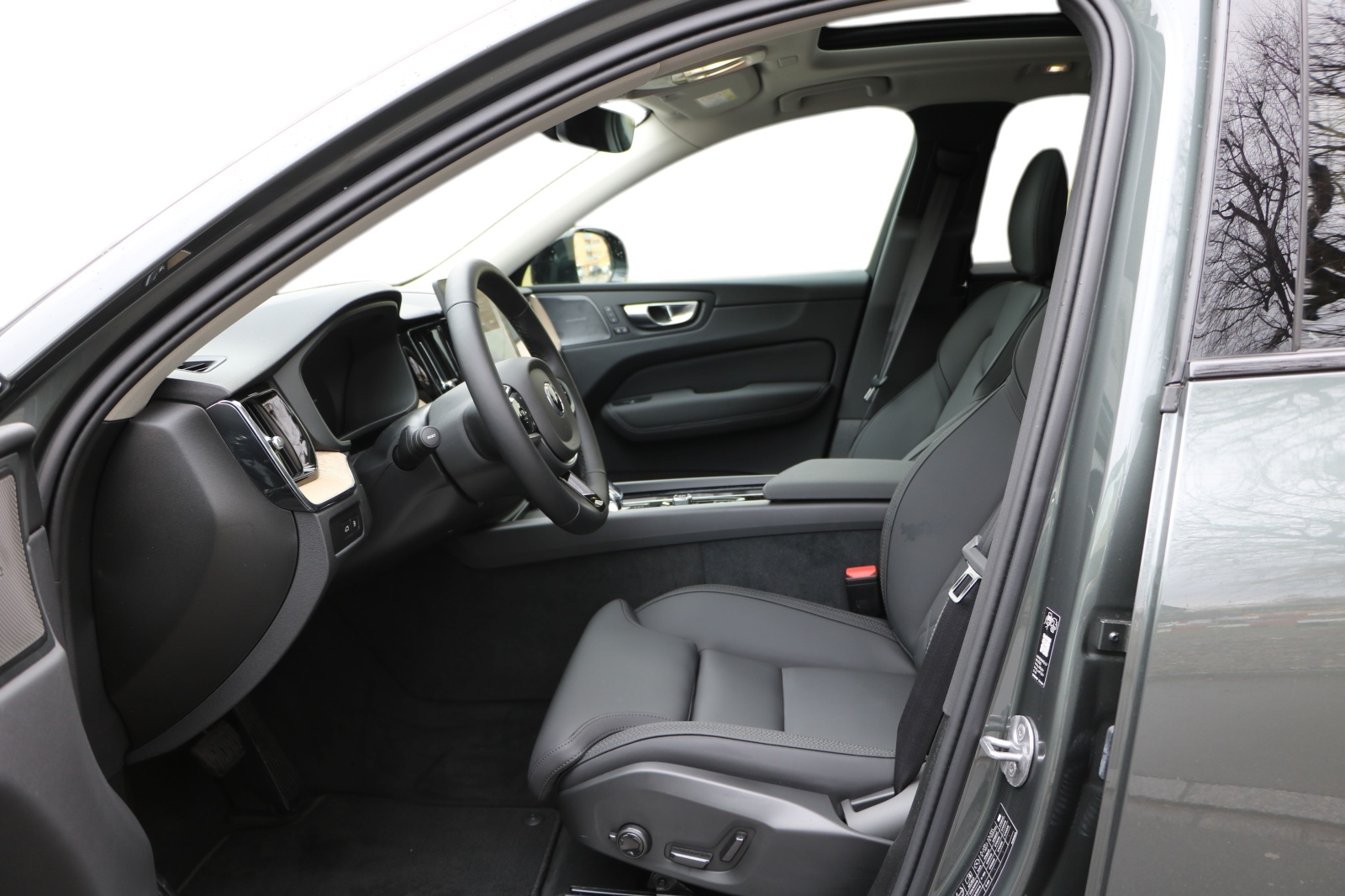 VOLVO XC60 T6 eAWD PluginHybrid Plus Dark Geartronic-image-9