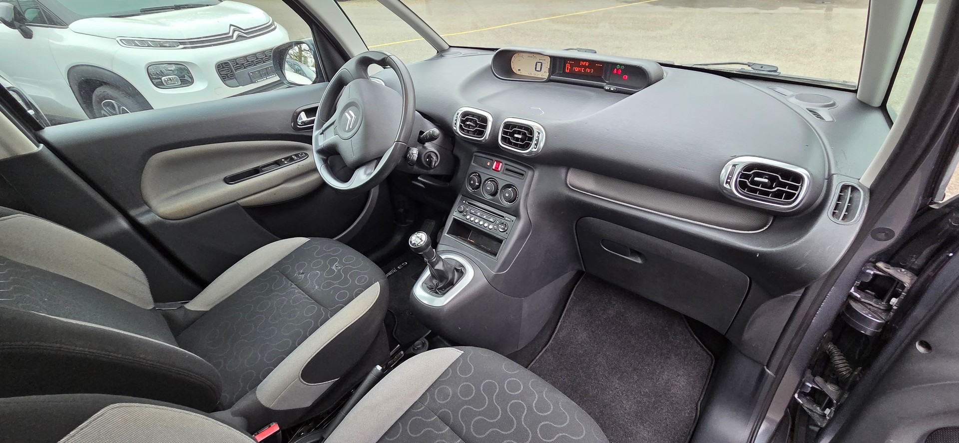 CITROEN C3 Picasso 1.6i 16V Séduction-image-8