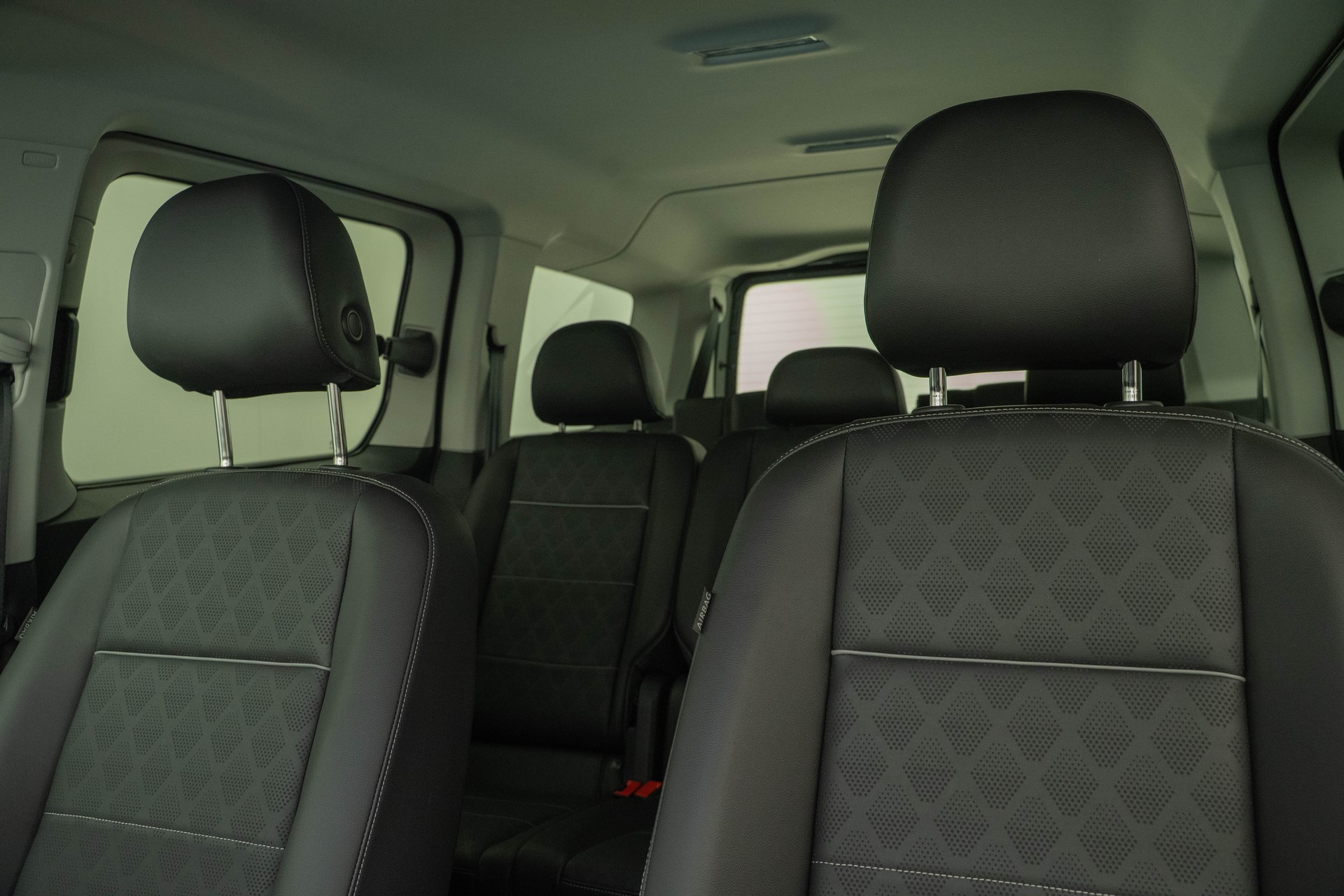 FORD Tourneo Grand Connect 1.5 EcoBoost 114 Titanium-image-9