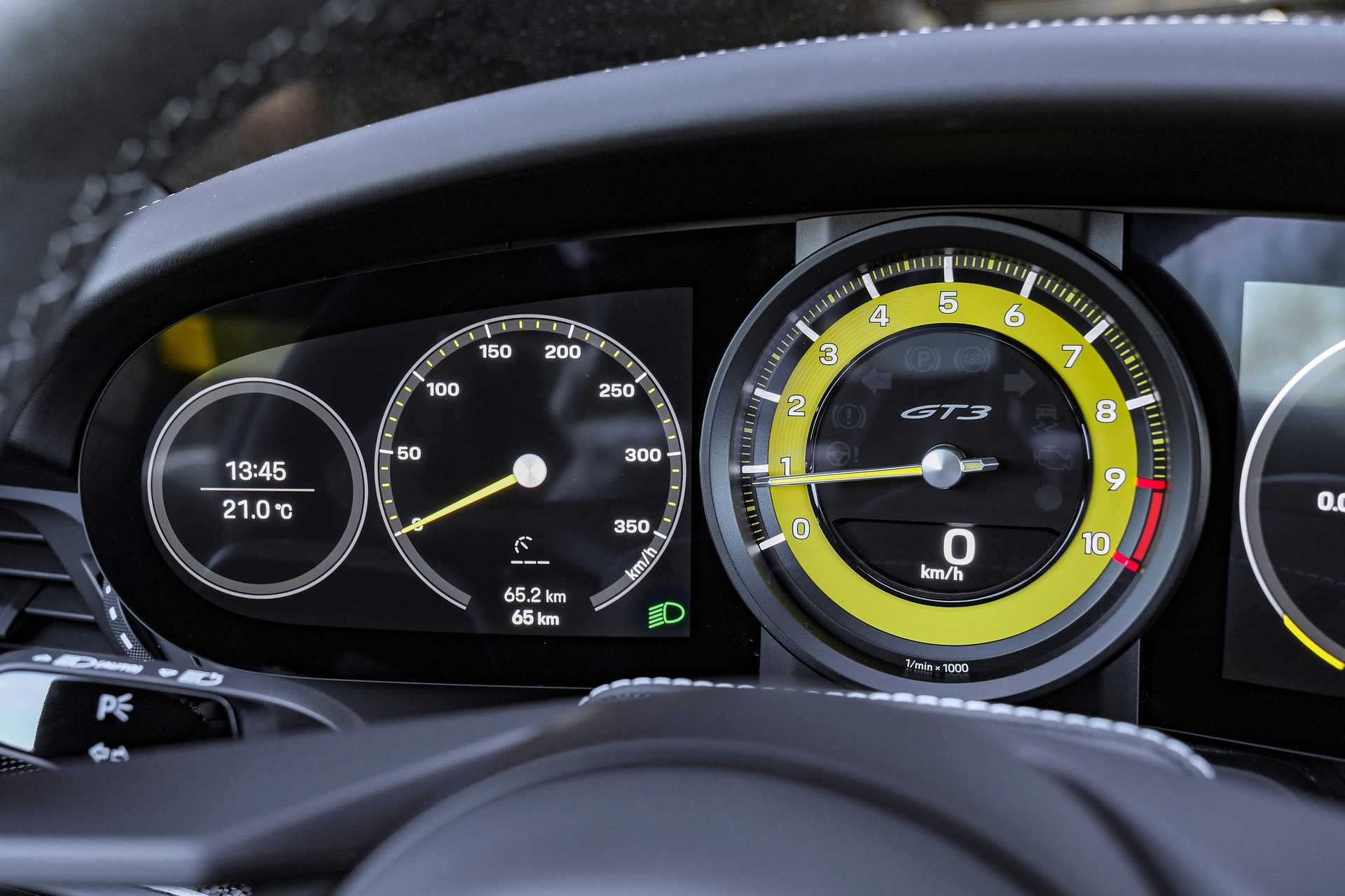 PORSCHE 911 GT3 (Schaltgetriebe)-image-16