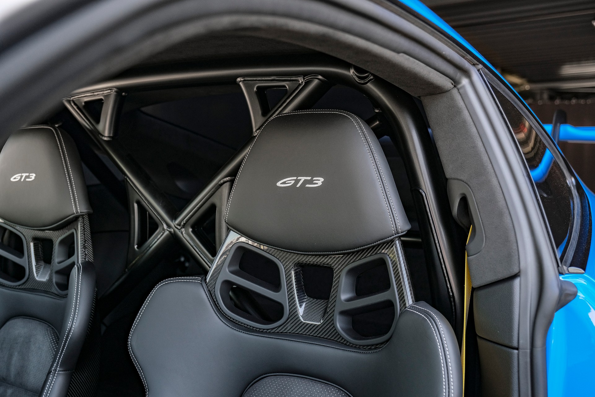 PORSCHE 911 GT3 (Schaltgetriebe)-image-12
