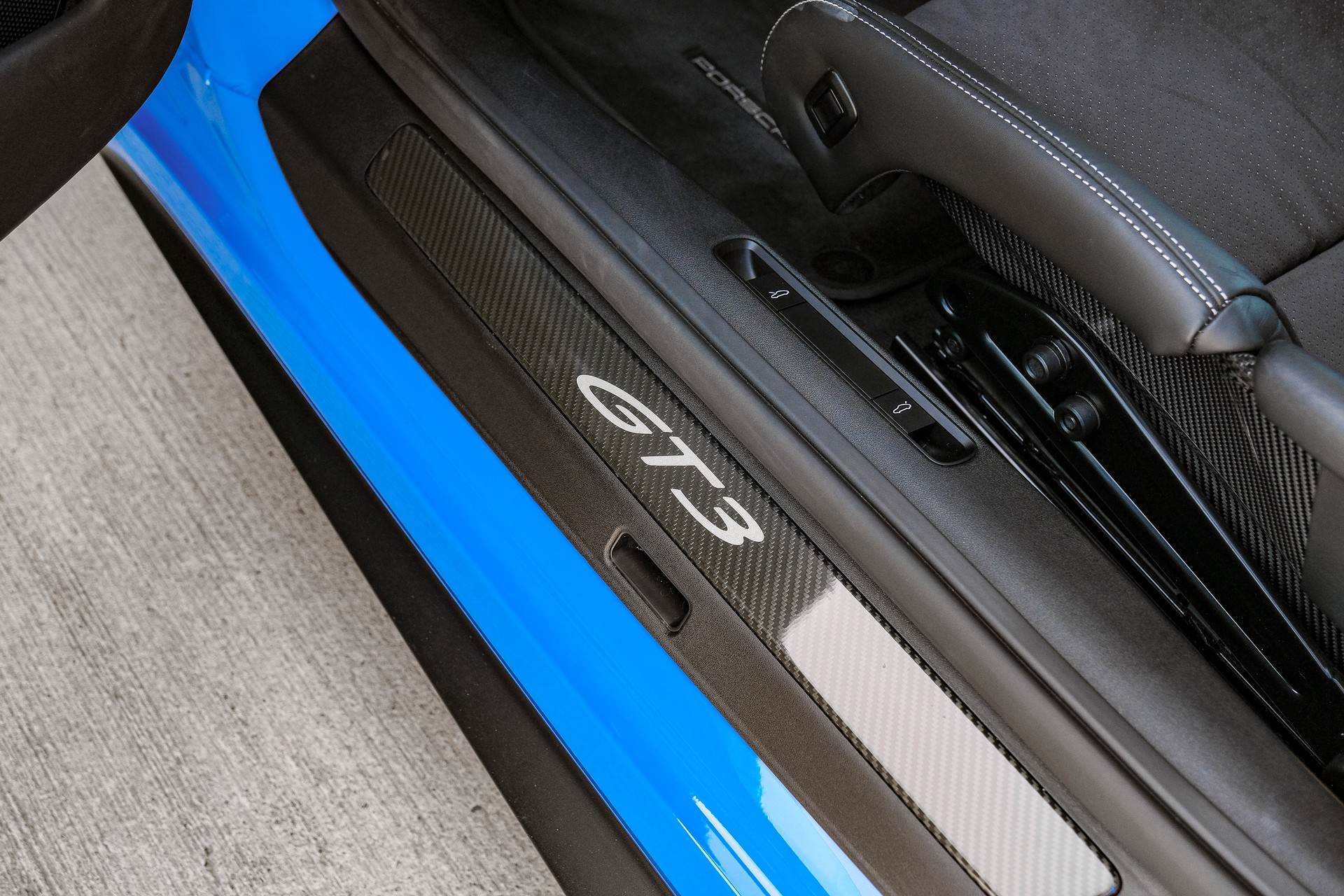 PORSCHE 911 GT3 (Schaltgetriebe)-image-32