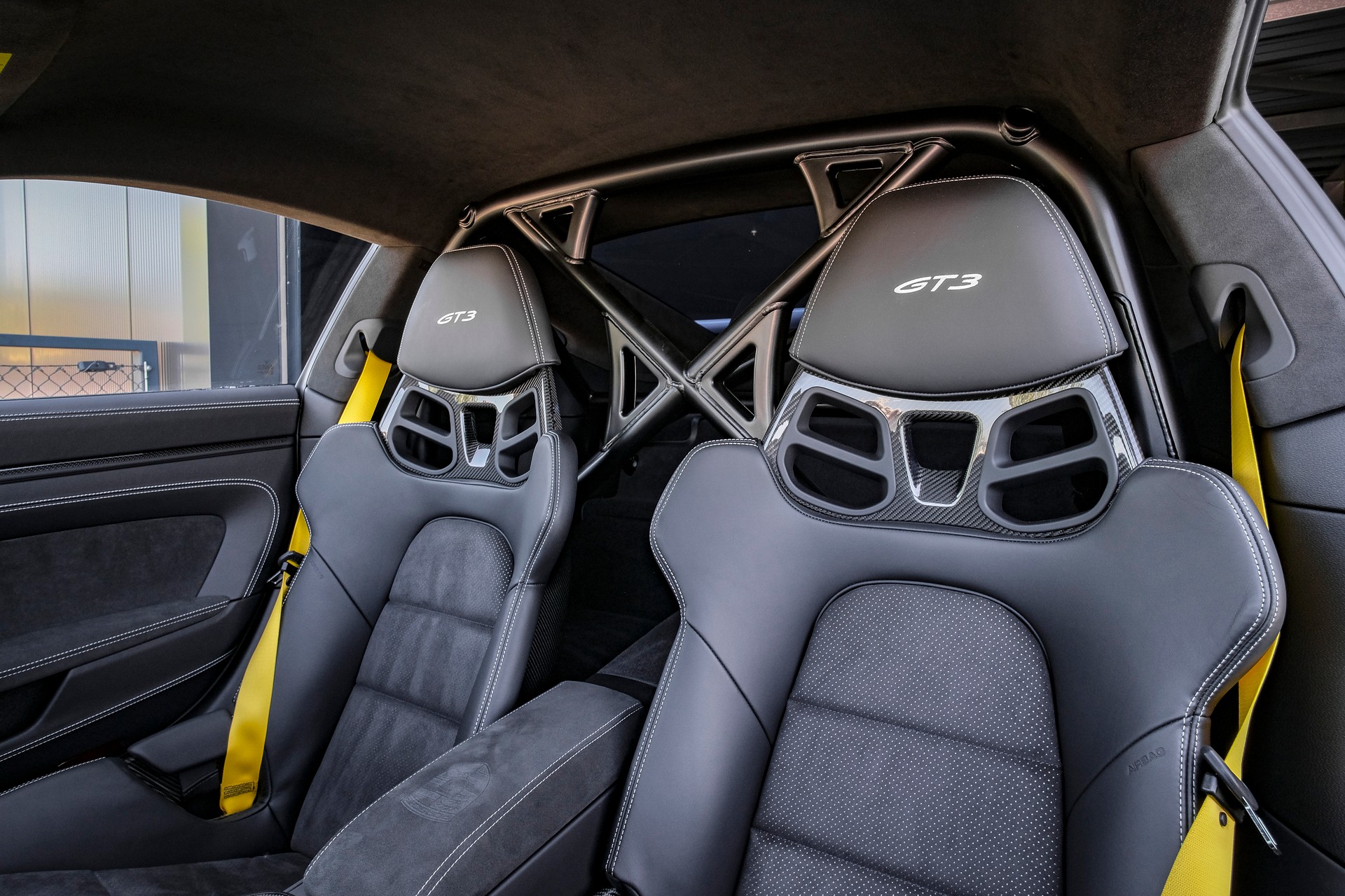 PORSCHE 911 GT3 (Schaltgetriebe)-image-11
