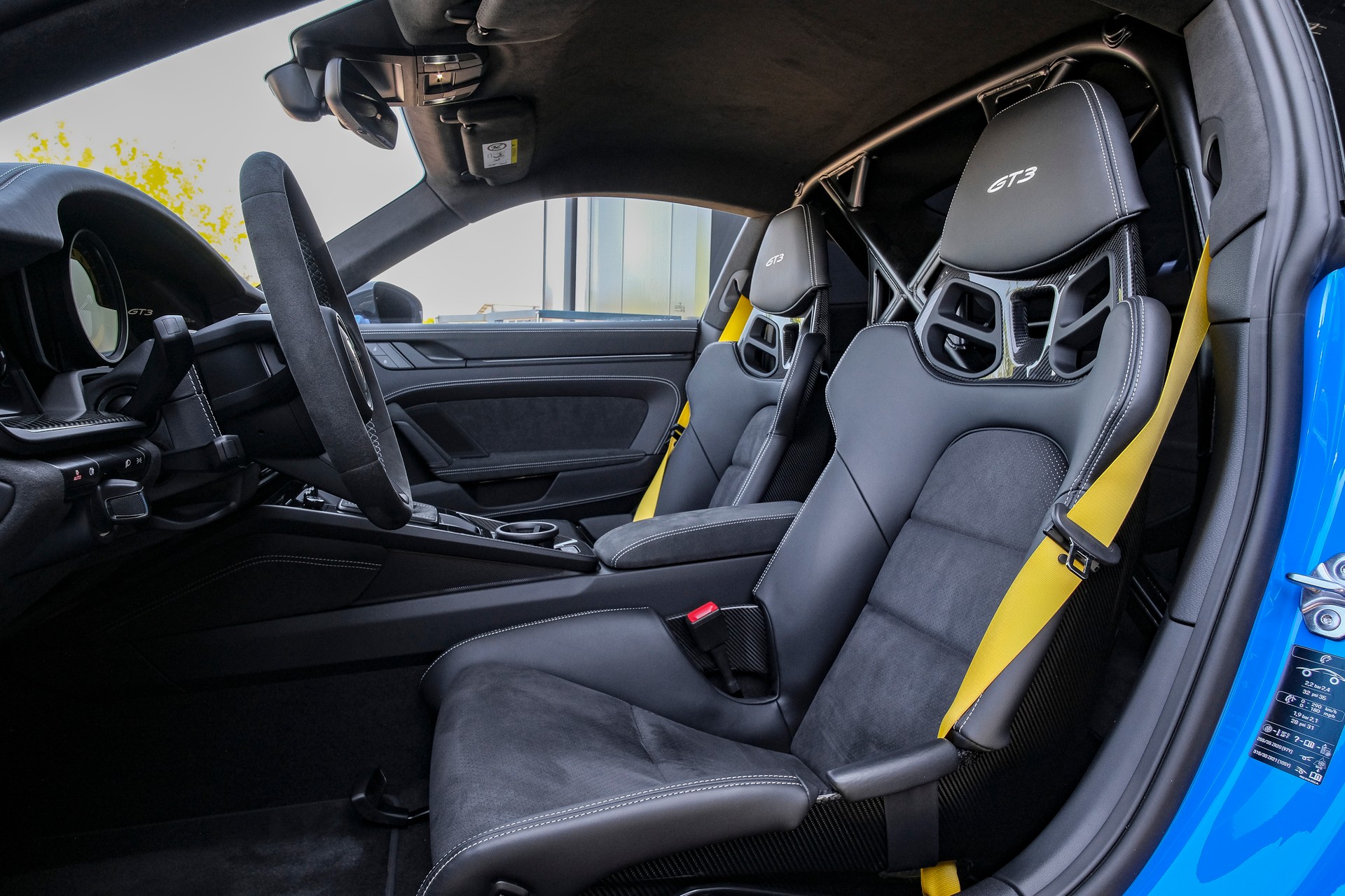 PORSCHE 911 GT3 (Schaltgetriebe)-image-9