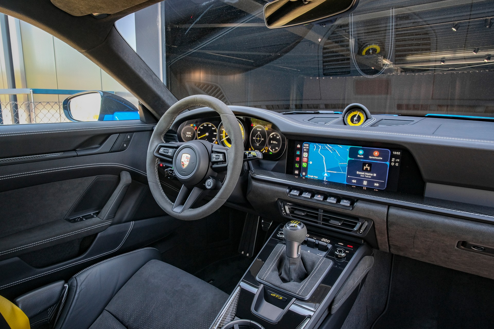 PORSCHE 911 GT3 (Schaltgetriebe)-image-14