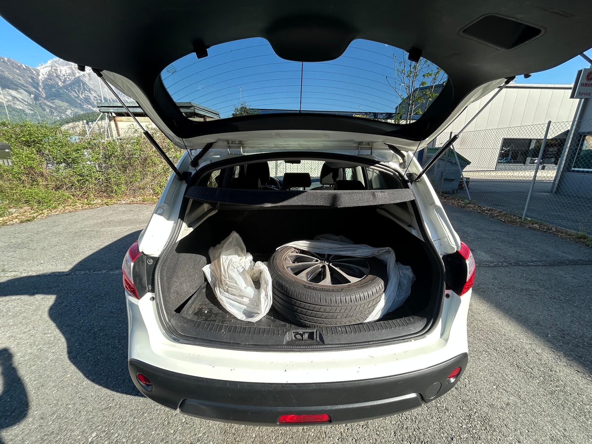 NISSAN Qashqai 2.0 dCi 4WD 360 Automatic-image-11