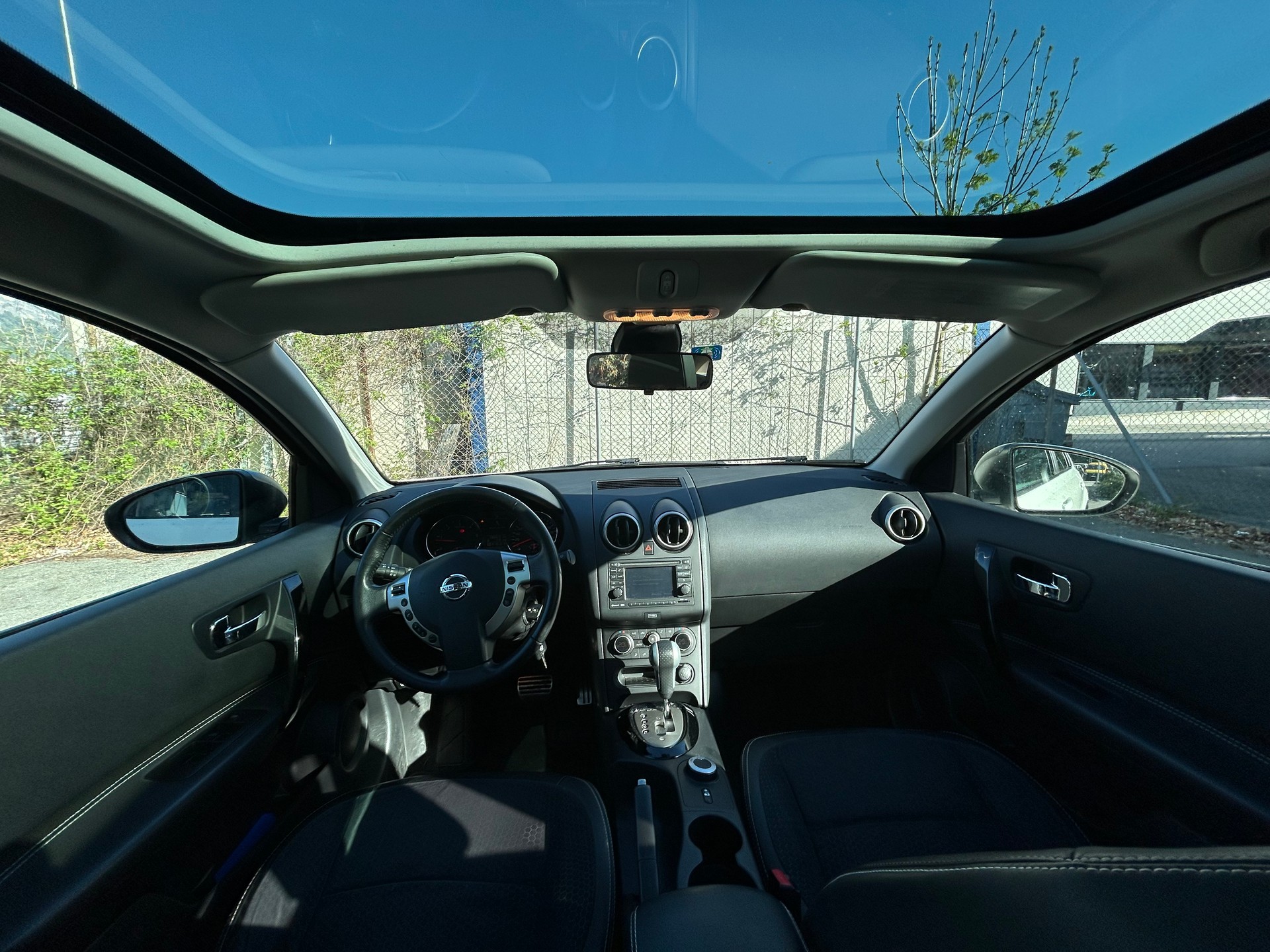 NISSAN Qashqai 2.0 dCi 4WD 360 Automatic-image-7