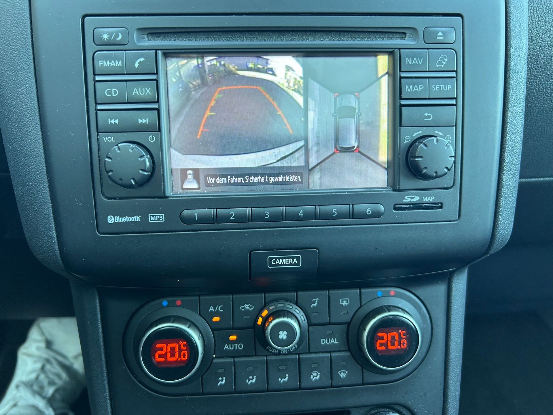 NISSAN Qashqai 2.0 dCi 4WD 360 Automatic-image-12