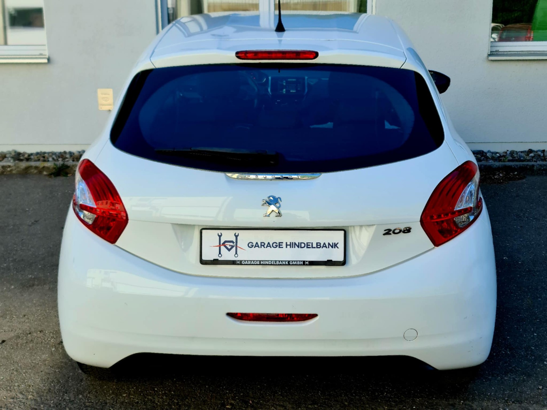 PEUGEOT 208 1.2 VTI Active-image-8
