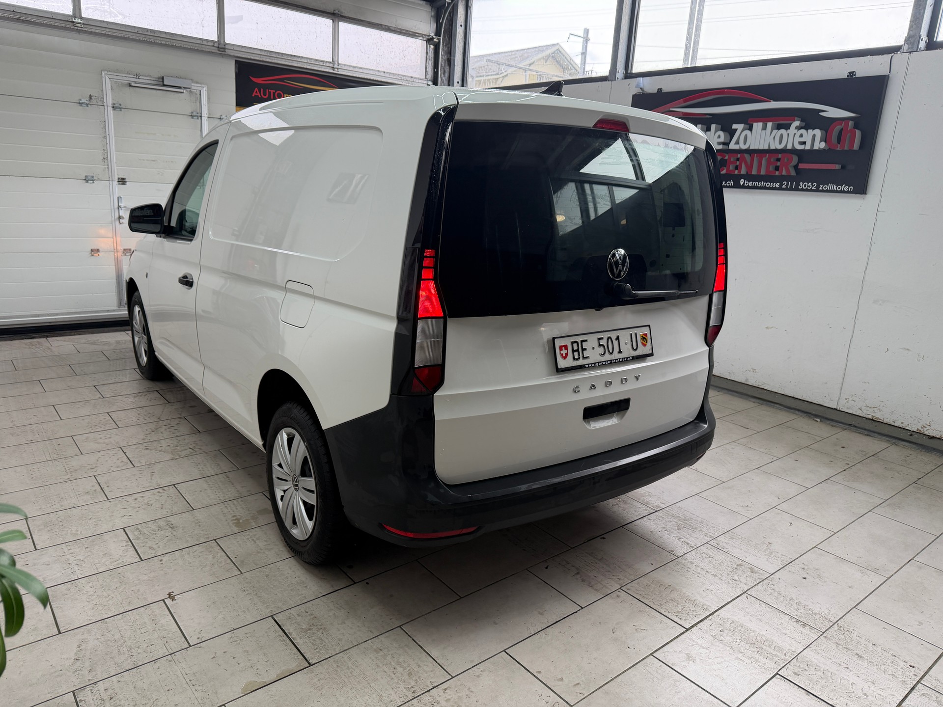 VW Caddy Cargo 1.5 TSI Entry-image-5