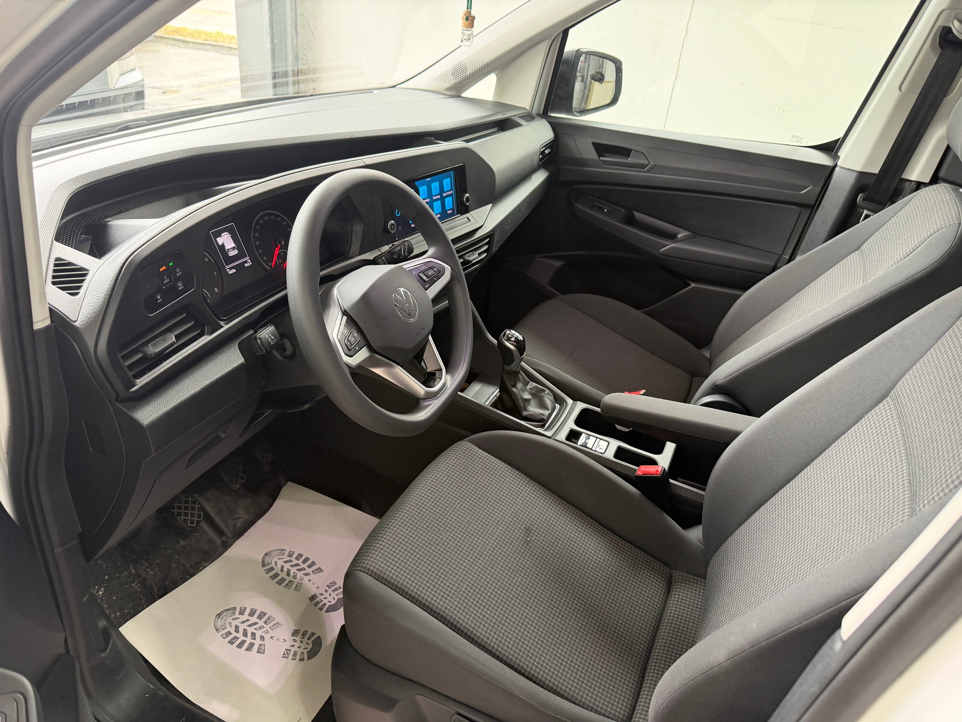 VW Caddy Cargo 1.5 TSI Entry-image-6