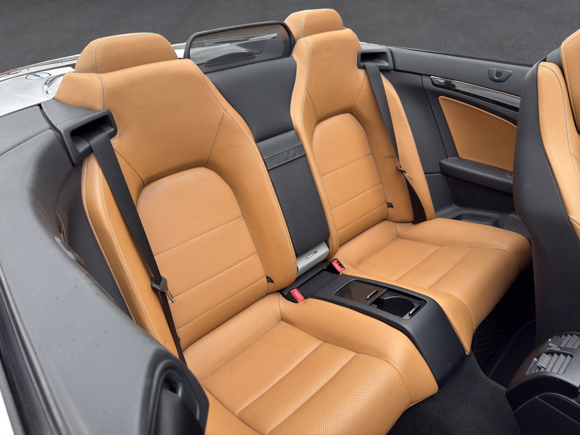 MERCEDES-BENZ E 350 BlueEF Avantgarde Cabriolet-image-12