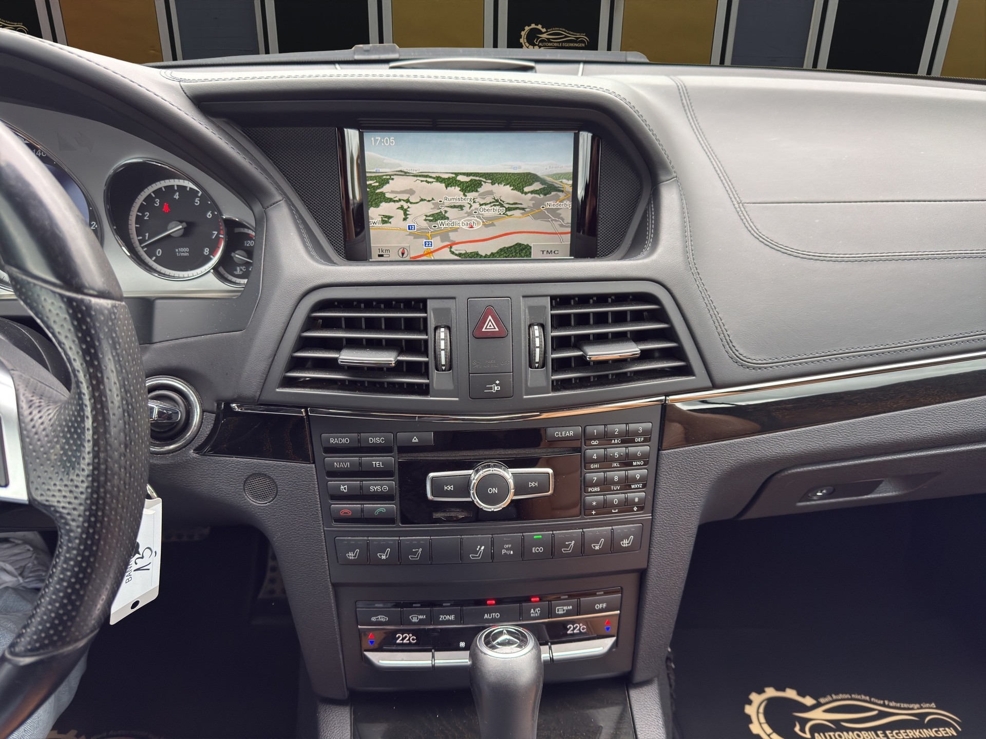MERCEDES-BENZ E 350 BlueEF Avantgarde Cabriolet-image-13