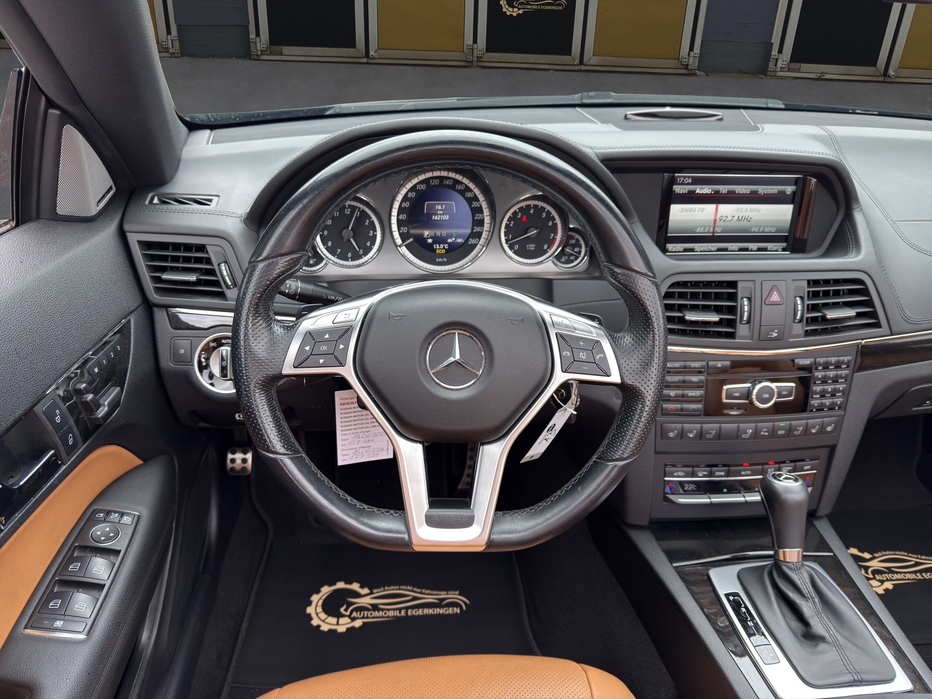 MERCEDES-BENZ E 350 BlueEF Avantgarde Cabriolet-image-11